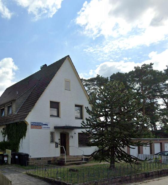 Pension Highway - Bielefeld Senner Hellweg 227