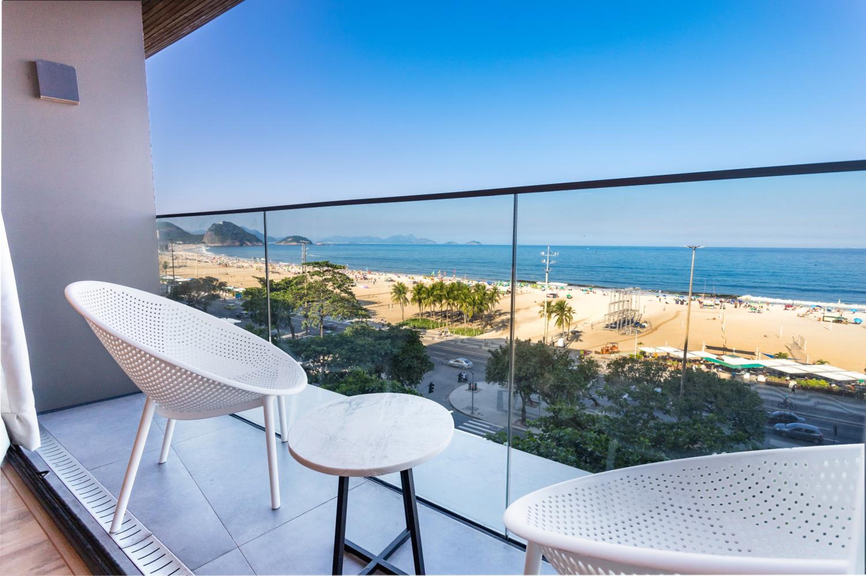 Luxuosos Apartamentos por Temporada na Atlântica à Beira-Mar, Copacabana
