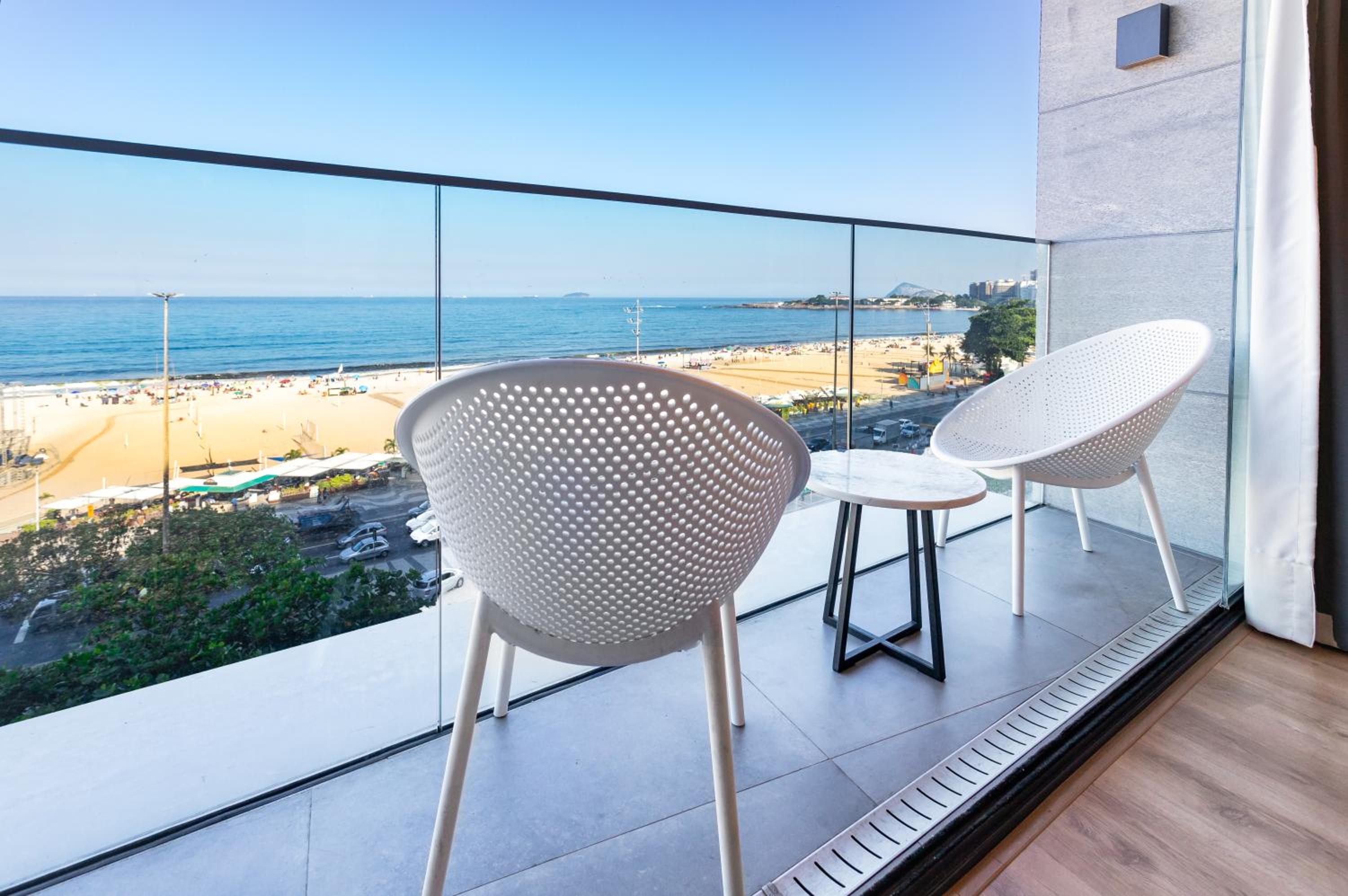 Luxuosos Apartamentos por Temporada na Atlântica à Beira-Mar, Copacabana