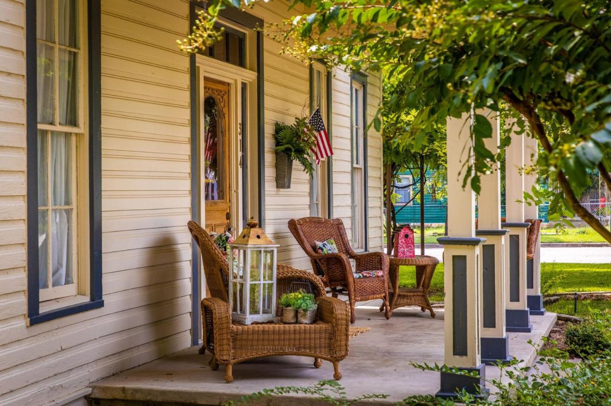 Blessing Haus - Charming Historic Home Blocks From Schlitterbahn!