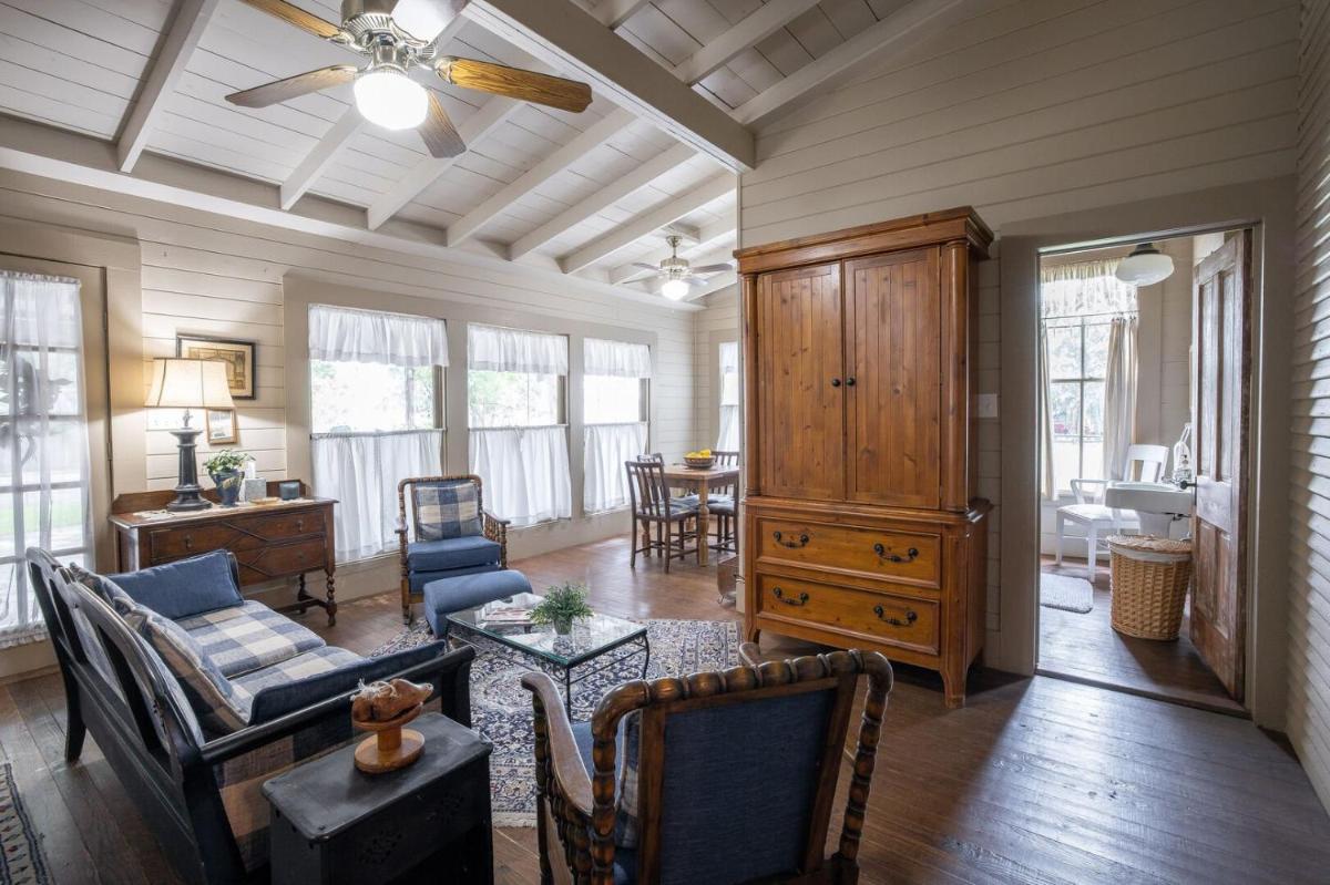 Blessing Haus - Charming Historic Home Blocks From Schlitterbahn!