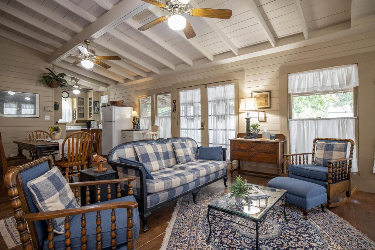 Blessing Haus - Charming Historic Home Blocks From Schlitterbahn!