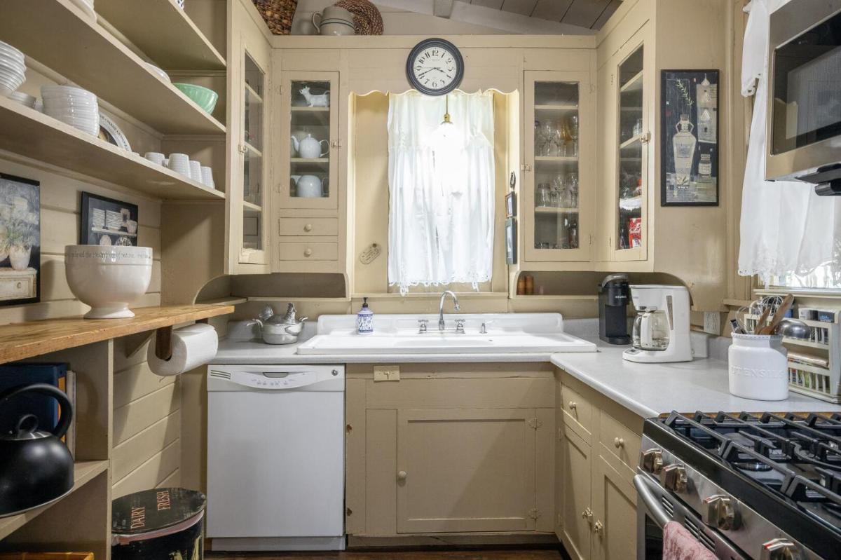 Blessing Haus - Charming Historic Home Blocks From Schlitterbahn!