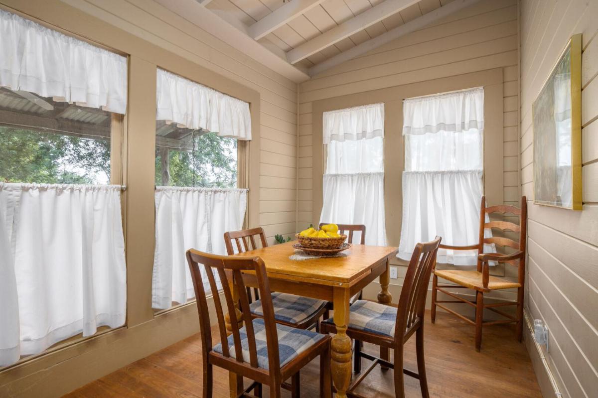 Blessing Haus - Charming Historic Home Blocks From Schlitterbahn!