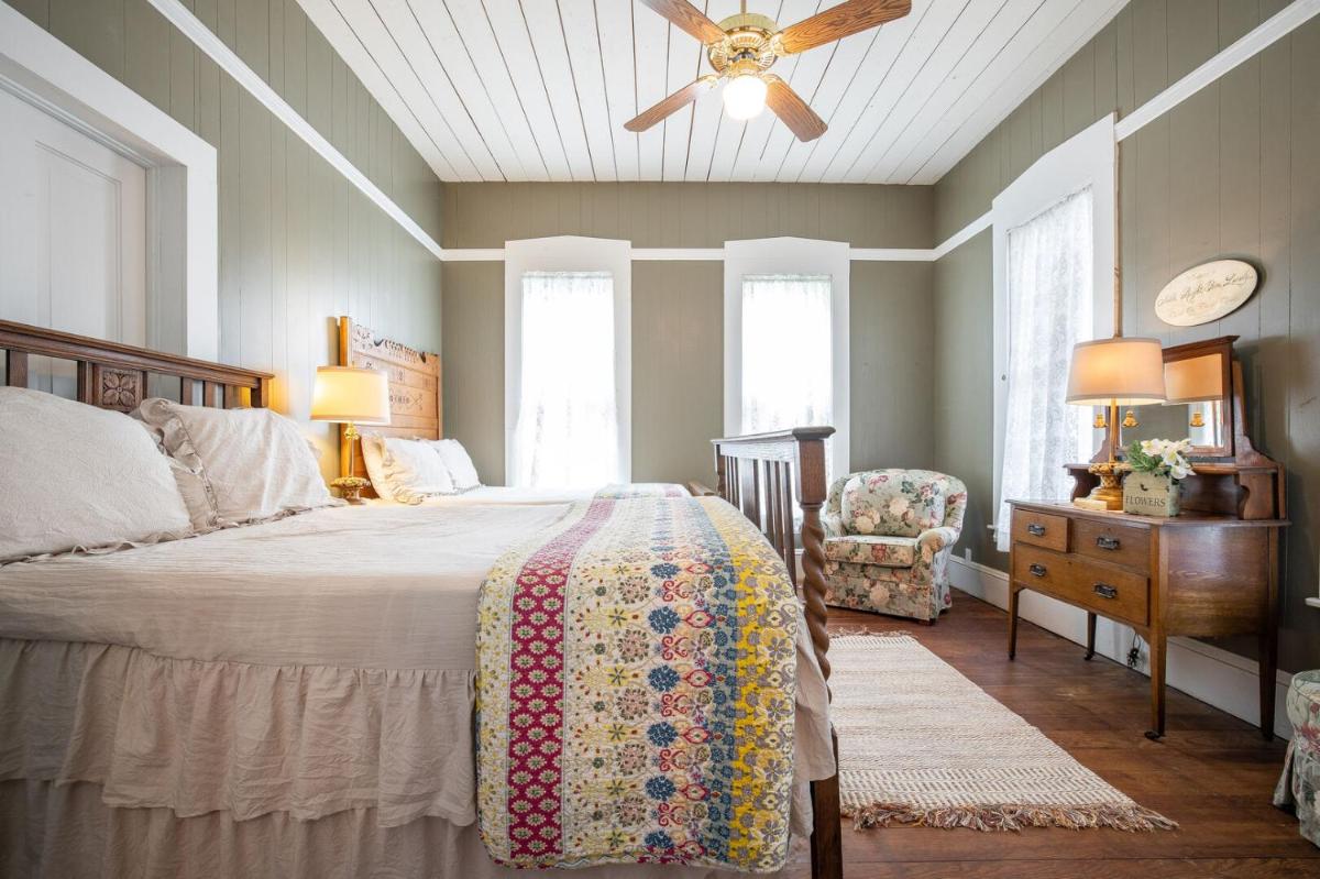 Blessing Haus - Charming Historic Home Blocks From Schlitterbahn!