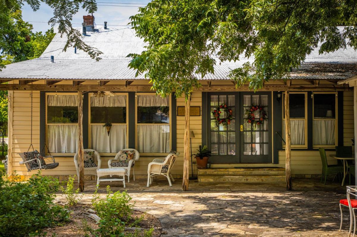 Blessing Haus - Charming Historic Home Blocks From Schlitterbahn!