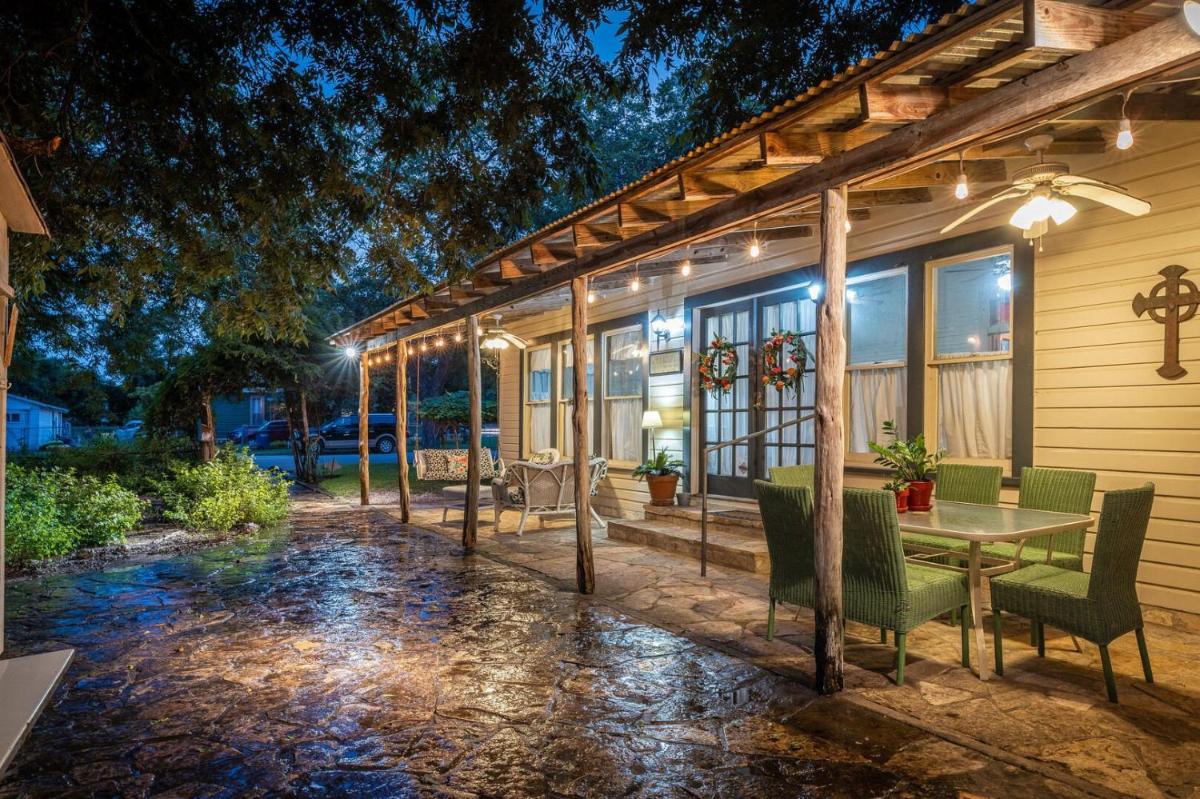 Blessing Haus - Charming Historic Home Blocks From Schlitterbahn!
