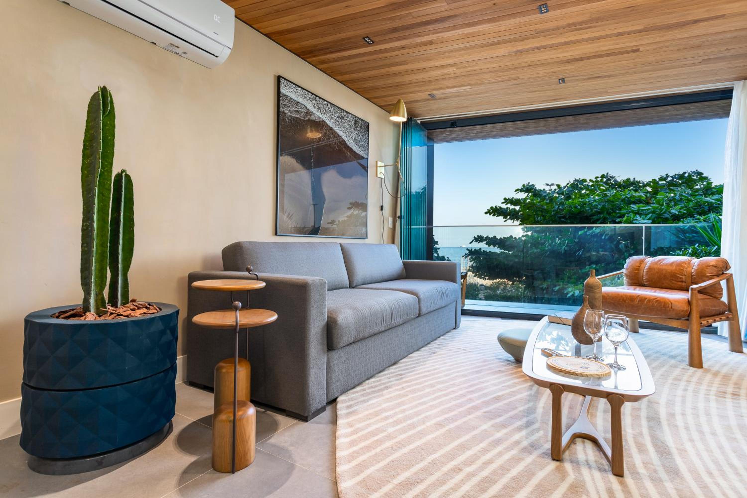 Luxuosos Apartamentos por Temporada na Atlântica à Beira-Mar, Copacabana