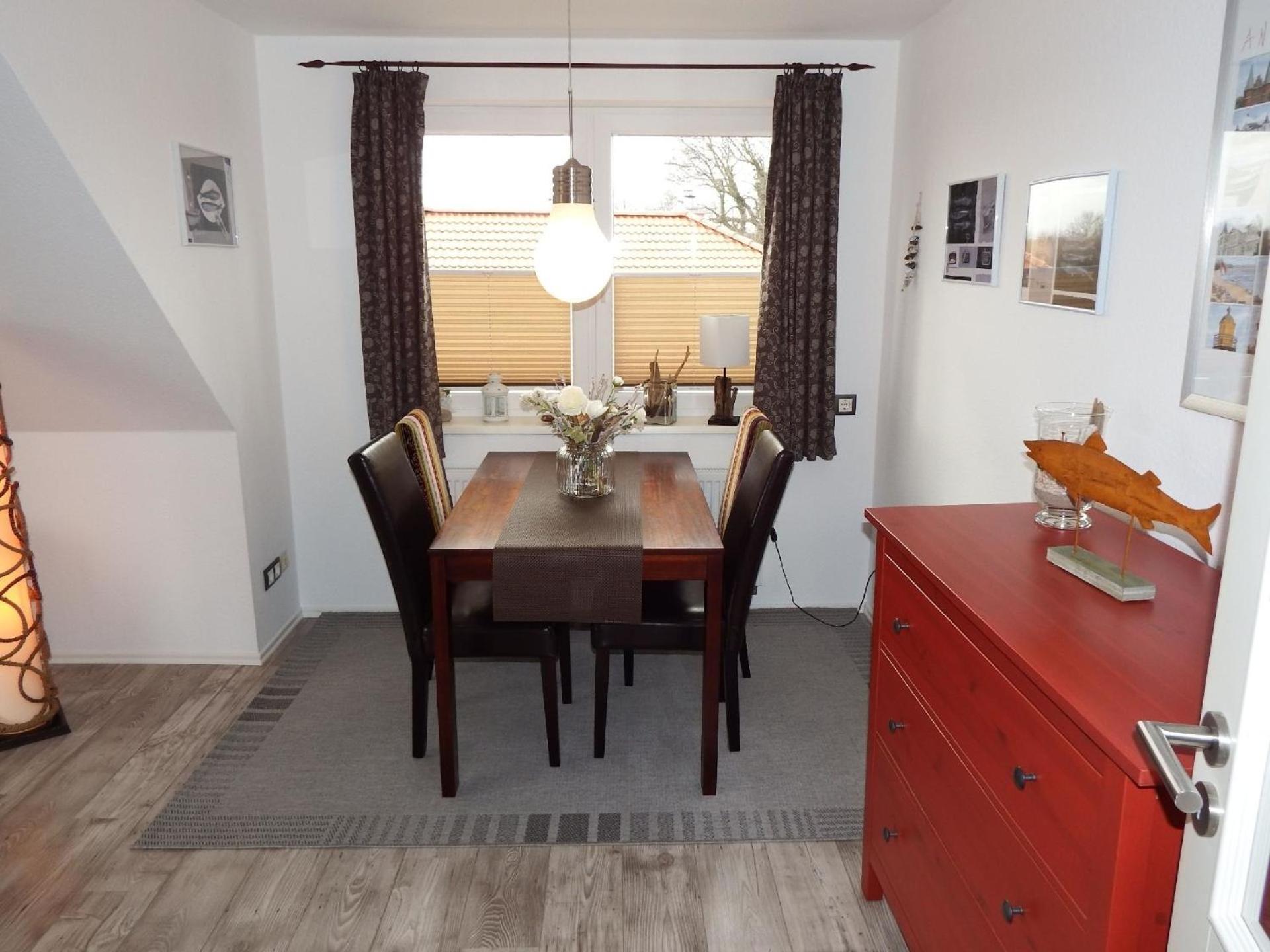 Moderne Ferienwohnung Mit Südbalkon Und Strandkorb