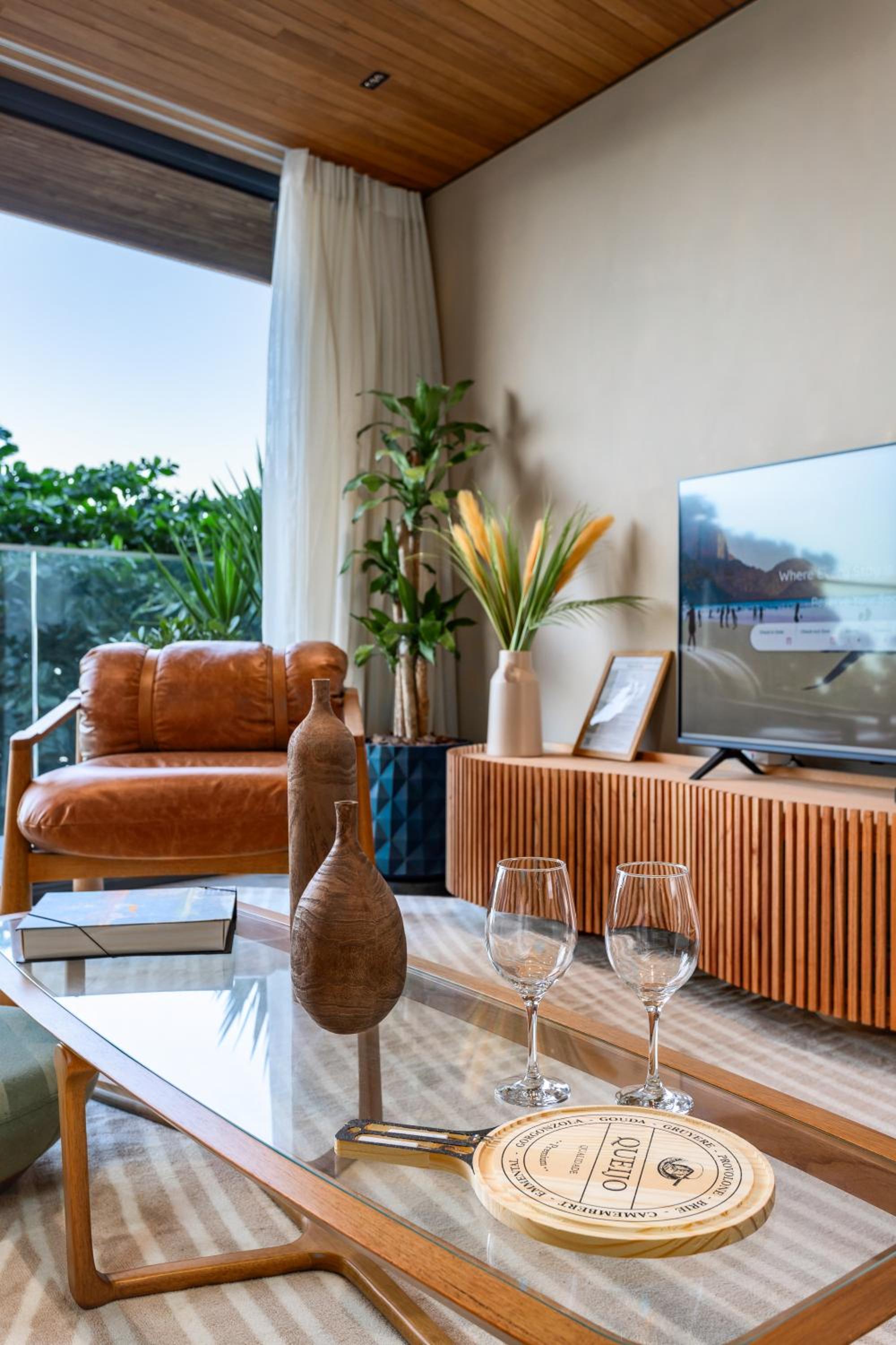 Luxuosos Apartamentos por Temporada na Atlântica à Beira-Mar, Copacabana