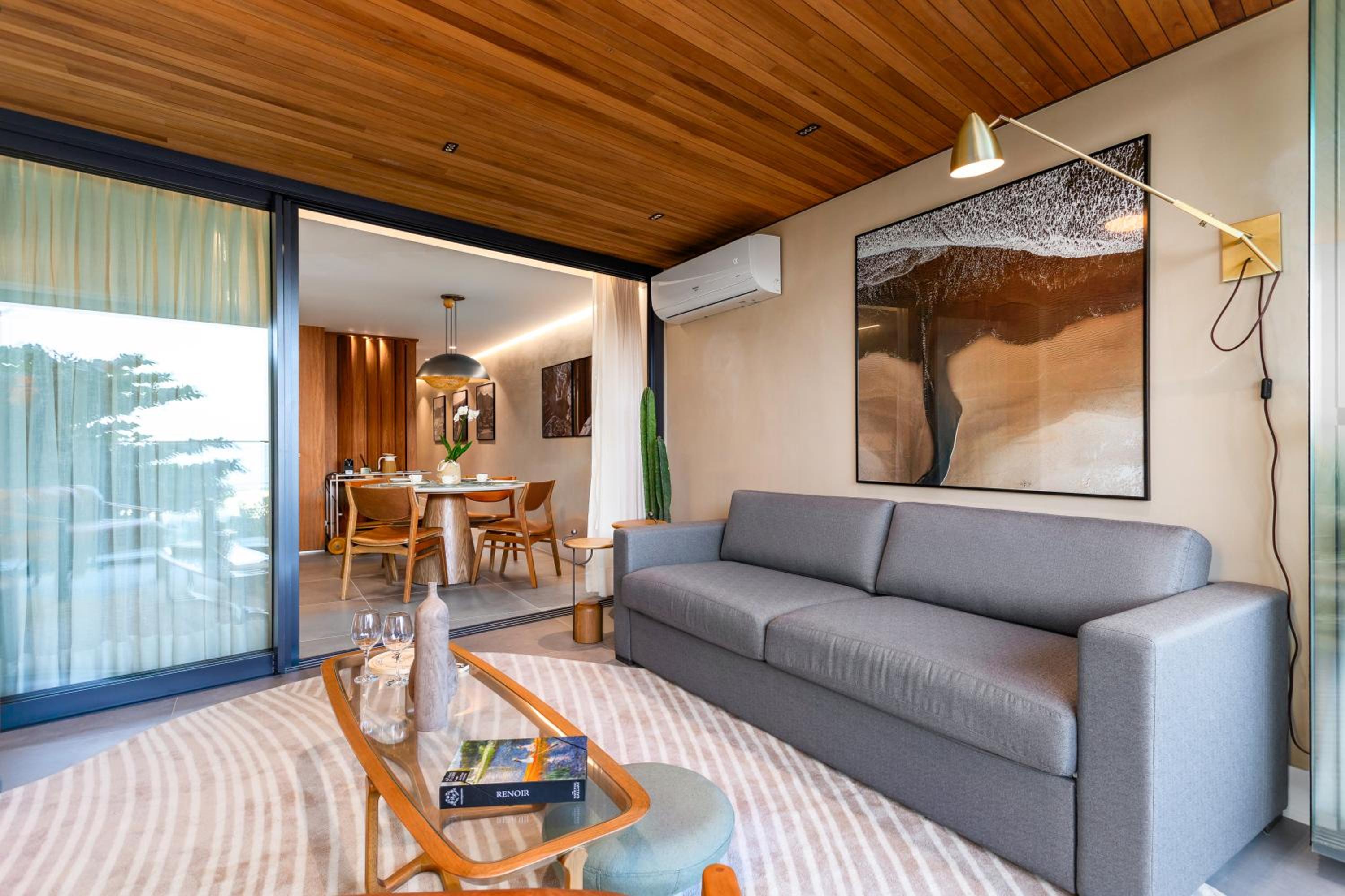 Luxuosos Apartamentos por Temporada na Atlântica à Beira-Mar, Copacabana