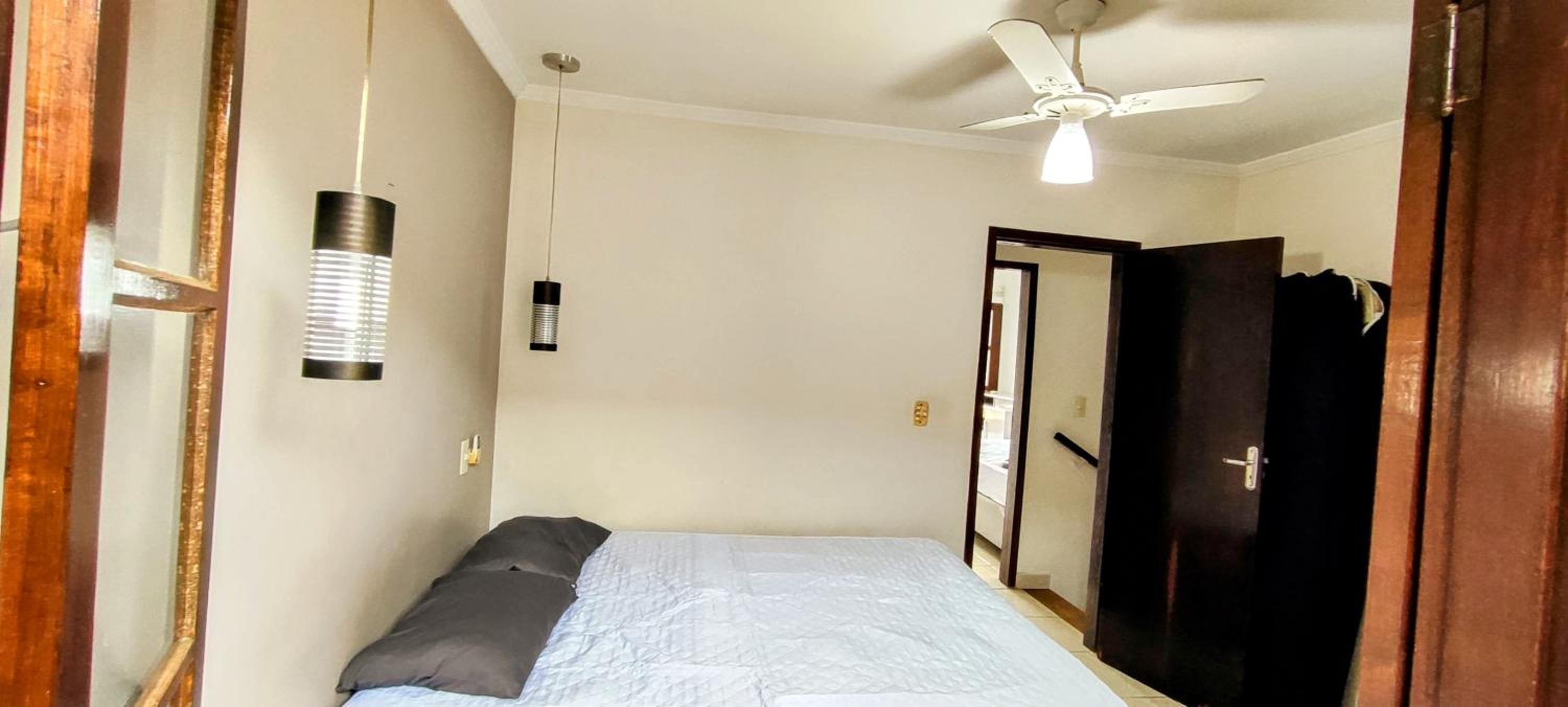 Casa com Wi-Fi Qualidade- Ar Condicionado - Completa - Praia da Enseada