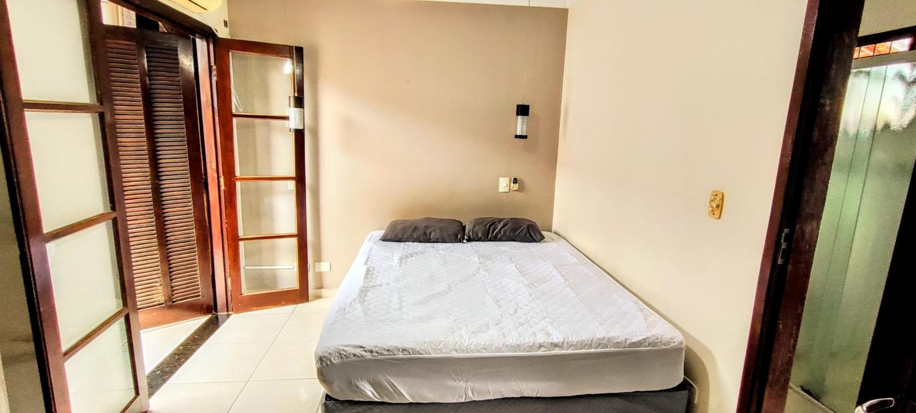 Casa com Wi-Fi Qualidade- Ar Condicionado - Completa - Praia da Enseada