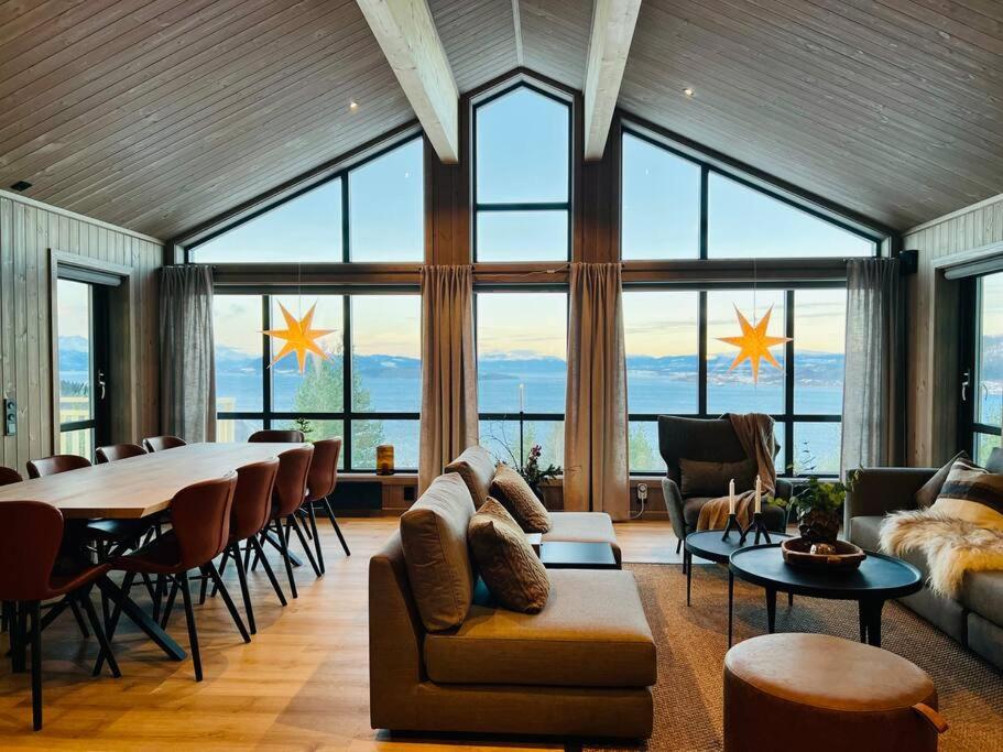 Fjord-Holiday-Lodge mit atemberaubendem Panorama