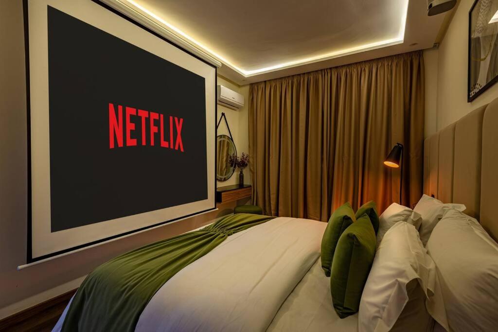 Luxury Apartment Gueliz, Cinema Bedroom Experience view 3