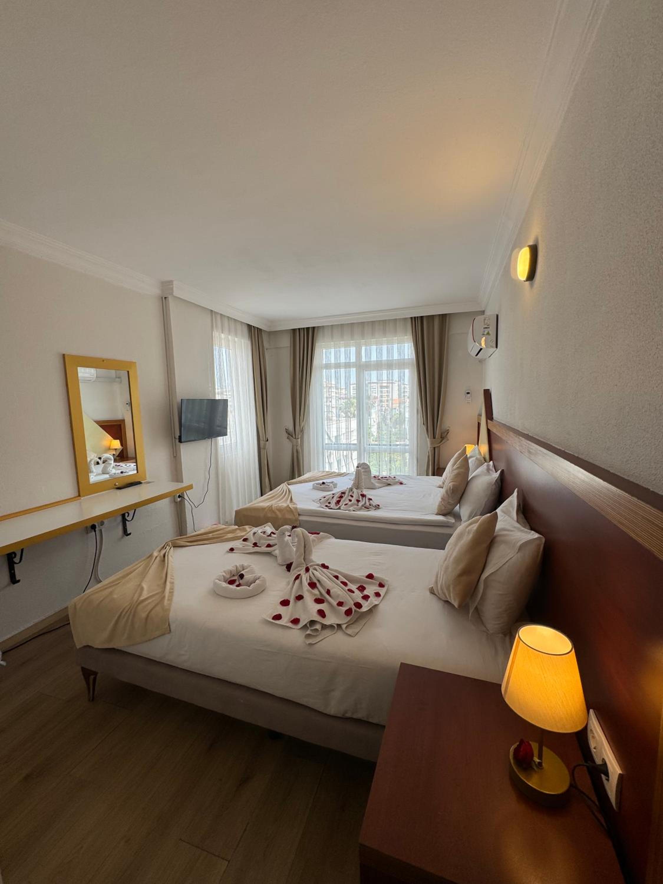 Far Life Hotel - Image 191