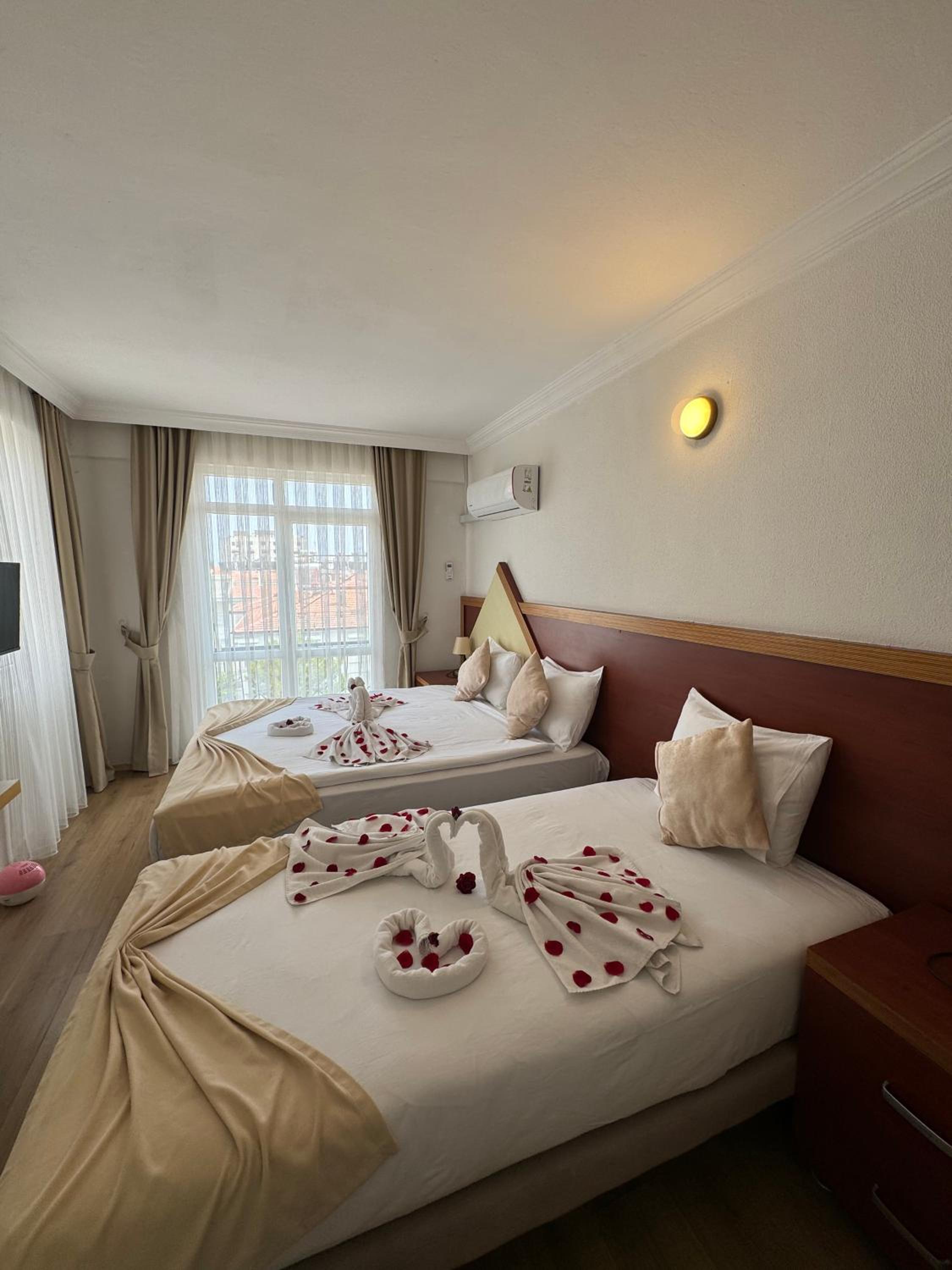 Far Life Hotel - Image 192