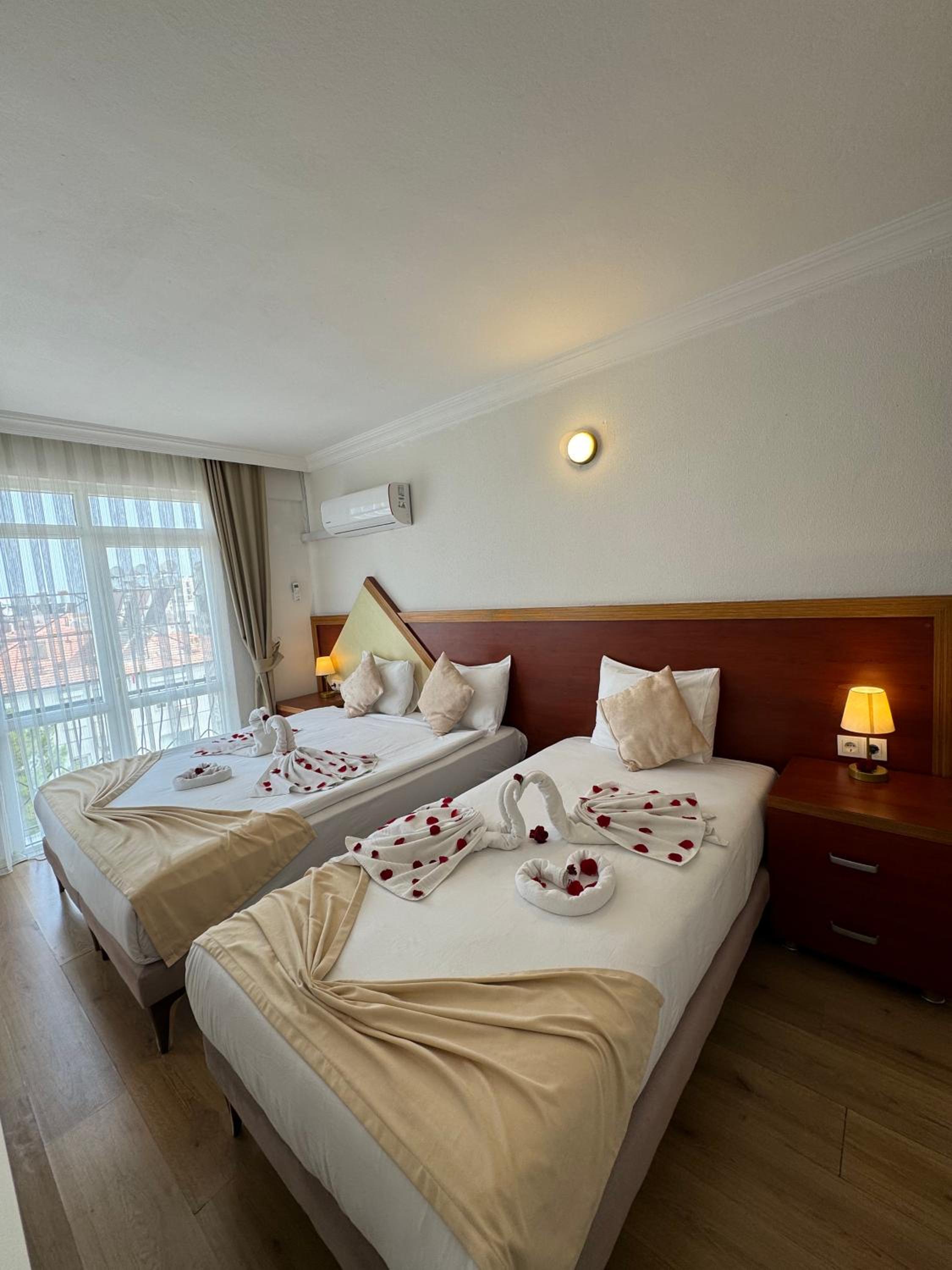 Far Life Hotel - Image 188