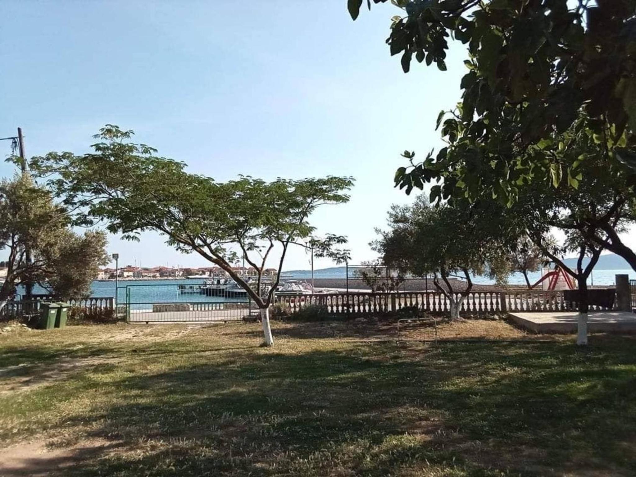 Erdgeschosswohnung mit Terrasse mit Meerblick, nur wenige Meter von Strand und Meer entfernt view 4