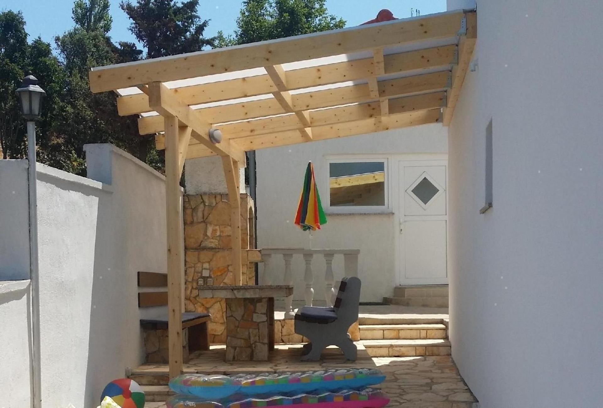 Ruhige Ferienwohnung mit Balkon und Terrasse view 2