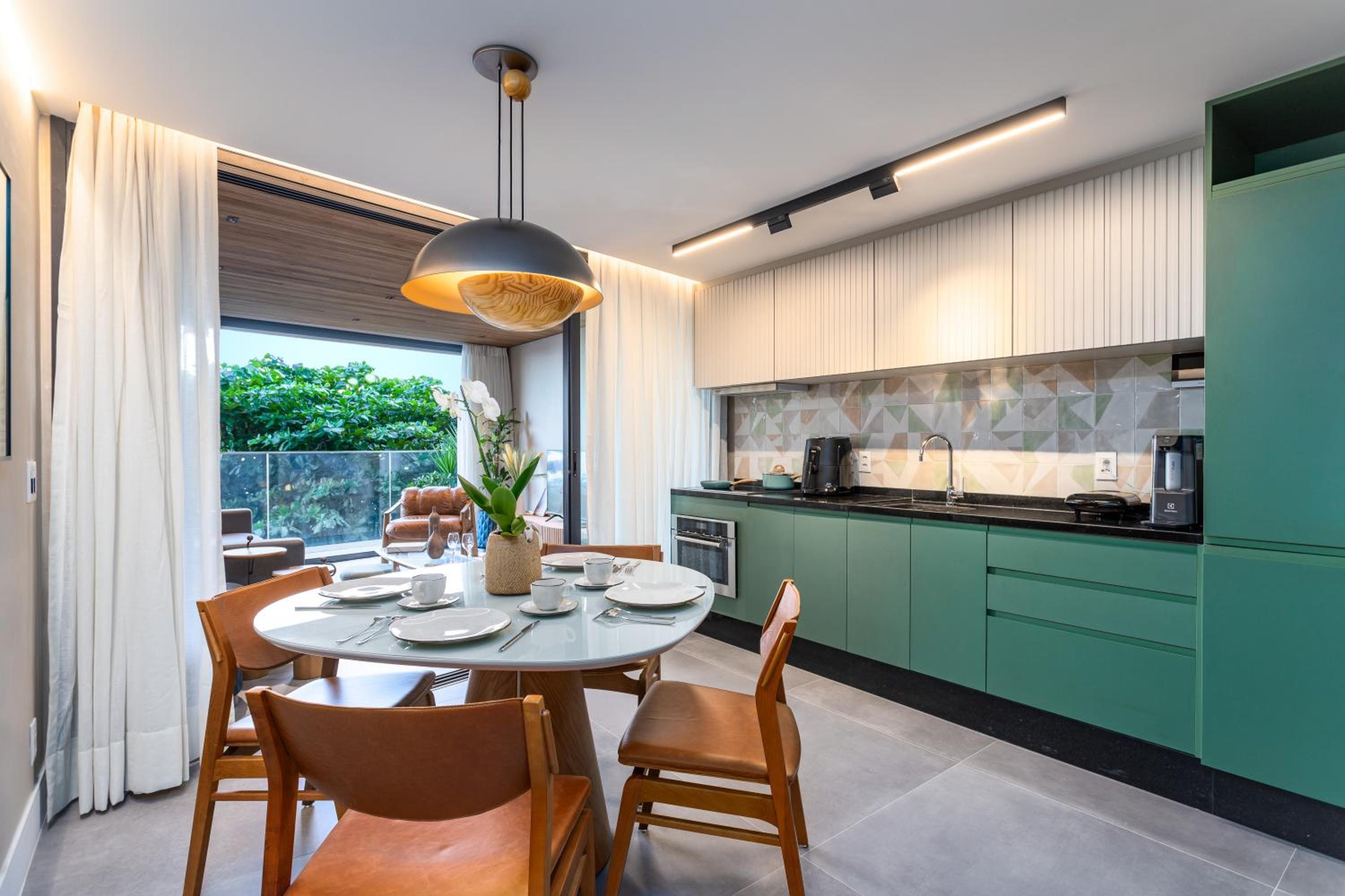 Luxuosos Apartamentos por Temporada na Atlântica à Beira-Mar, Copacabana