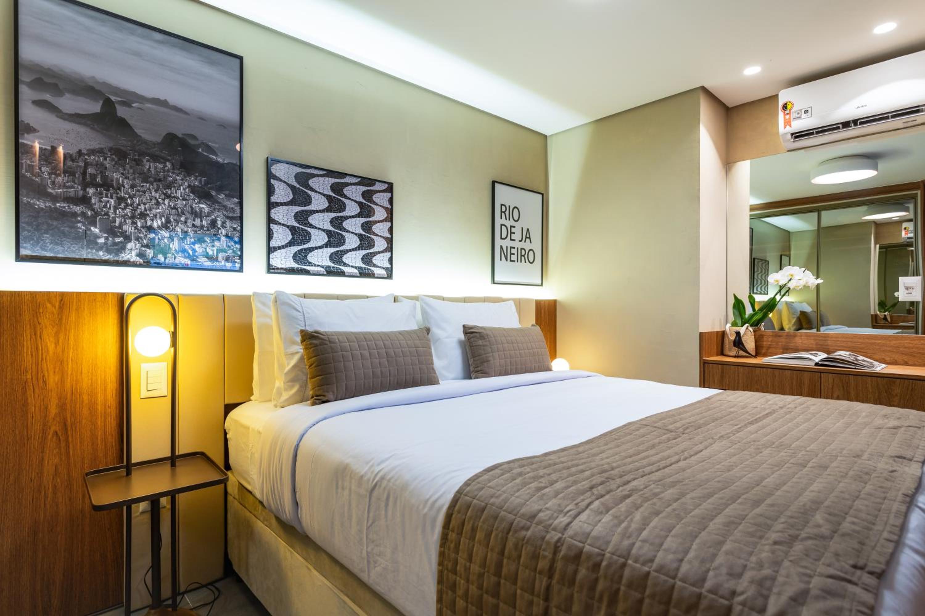 Luxuosos Apartamentos por Temporada na Atlântica à Beira-Mar, Copacabana