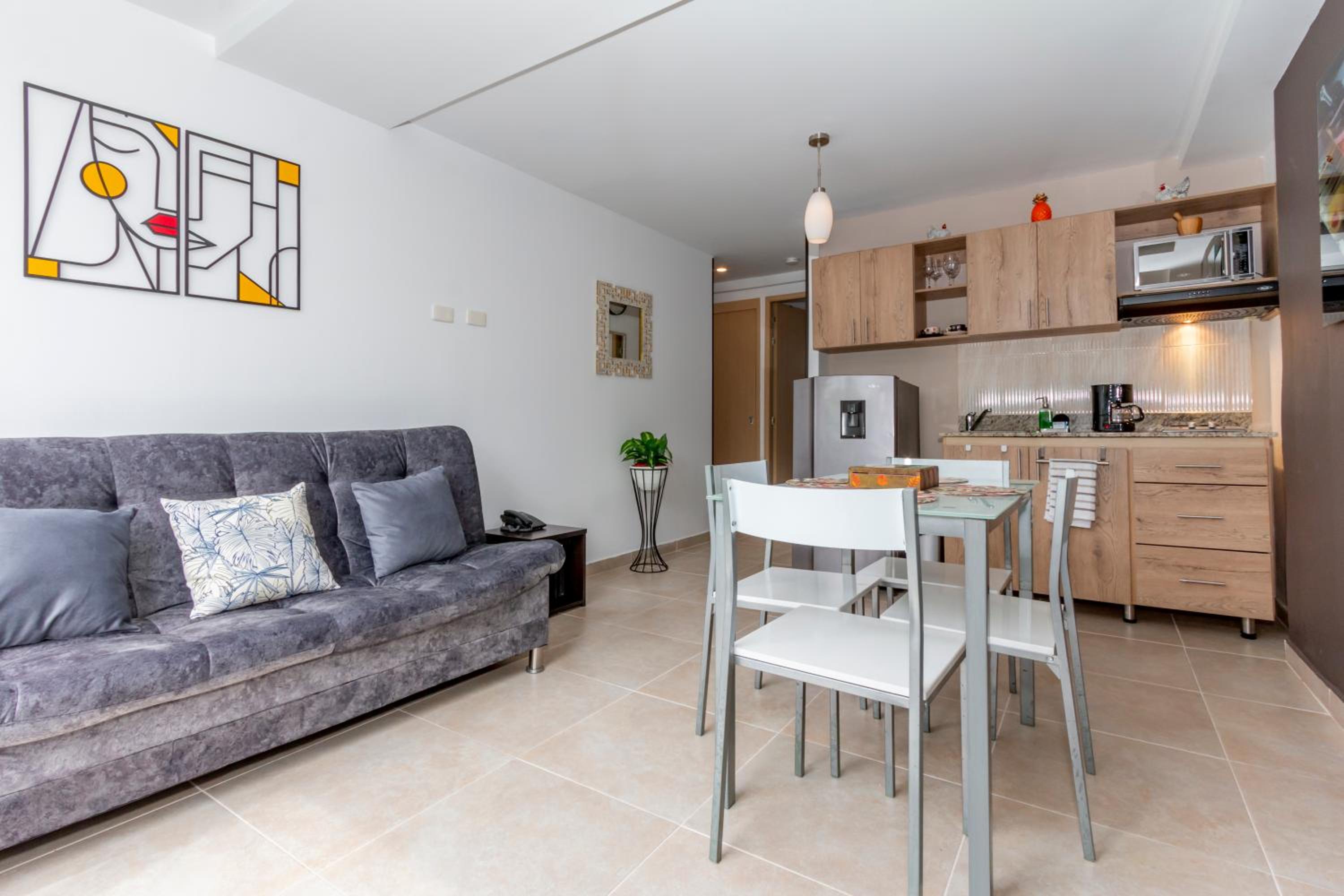 Apartamento central en zona comercial