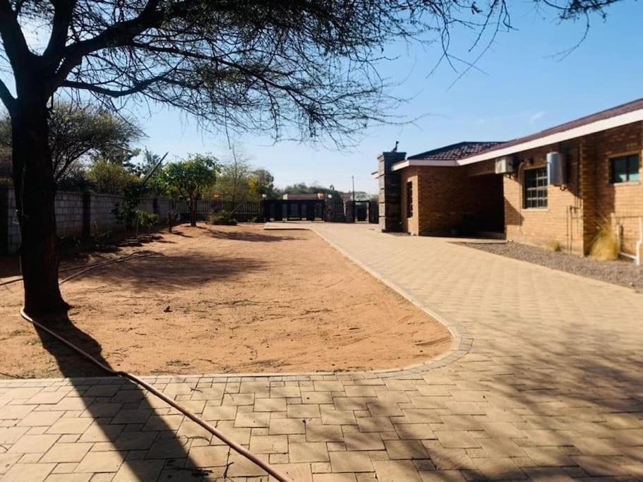Rest and Work at Los Abrigos Villa in Molepolole