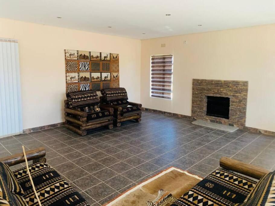 Rest and Work at Los Abrigos Villa in Molepolole
