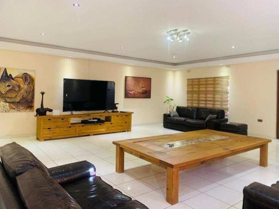 Rest and Work at Los Abrigos Villa in Molepolole