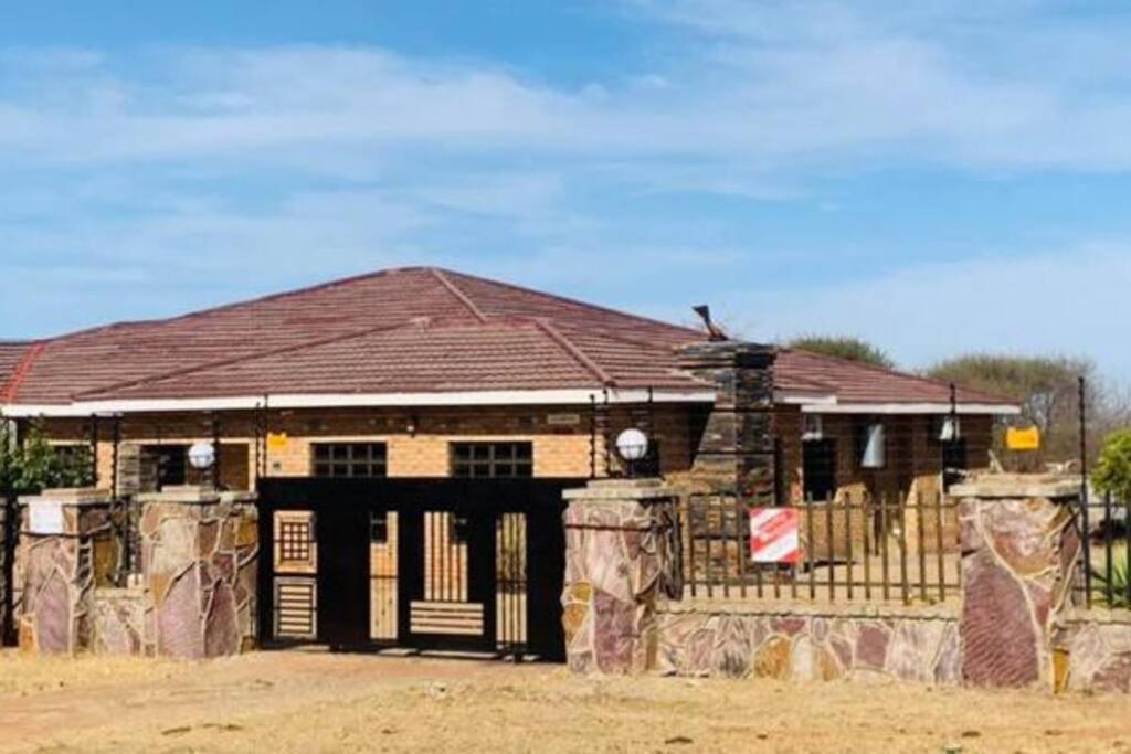 Rest and Work at Los Abrigos Villa in Molepolole