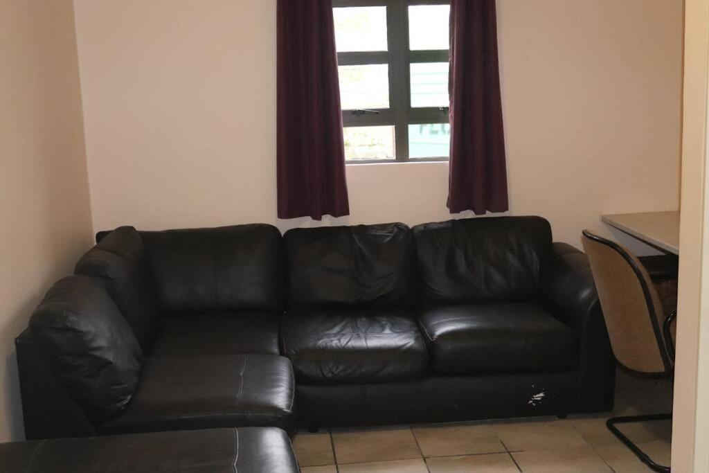 Rest and Work at Los Abrigos Villa in Molepolole