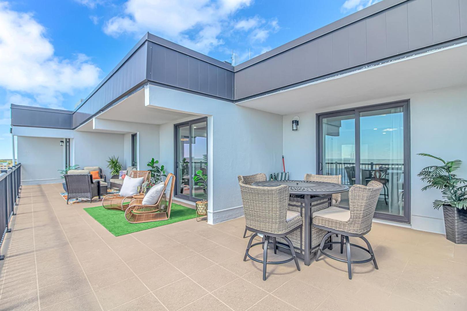 Breathtaking Penthouse At Holiday Towers! Stunning Views! view 4