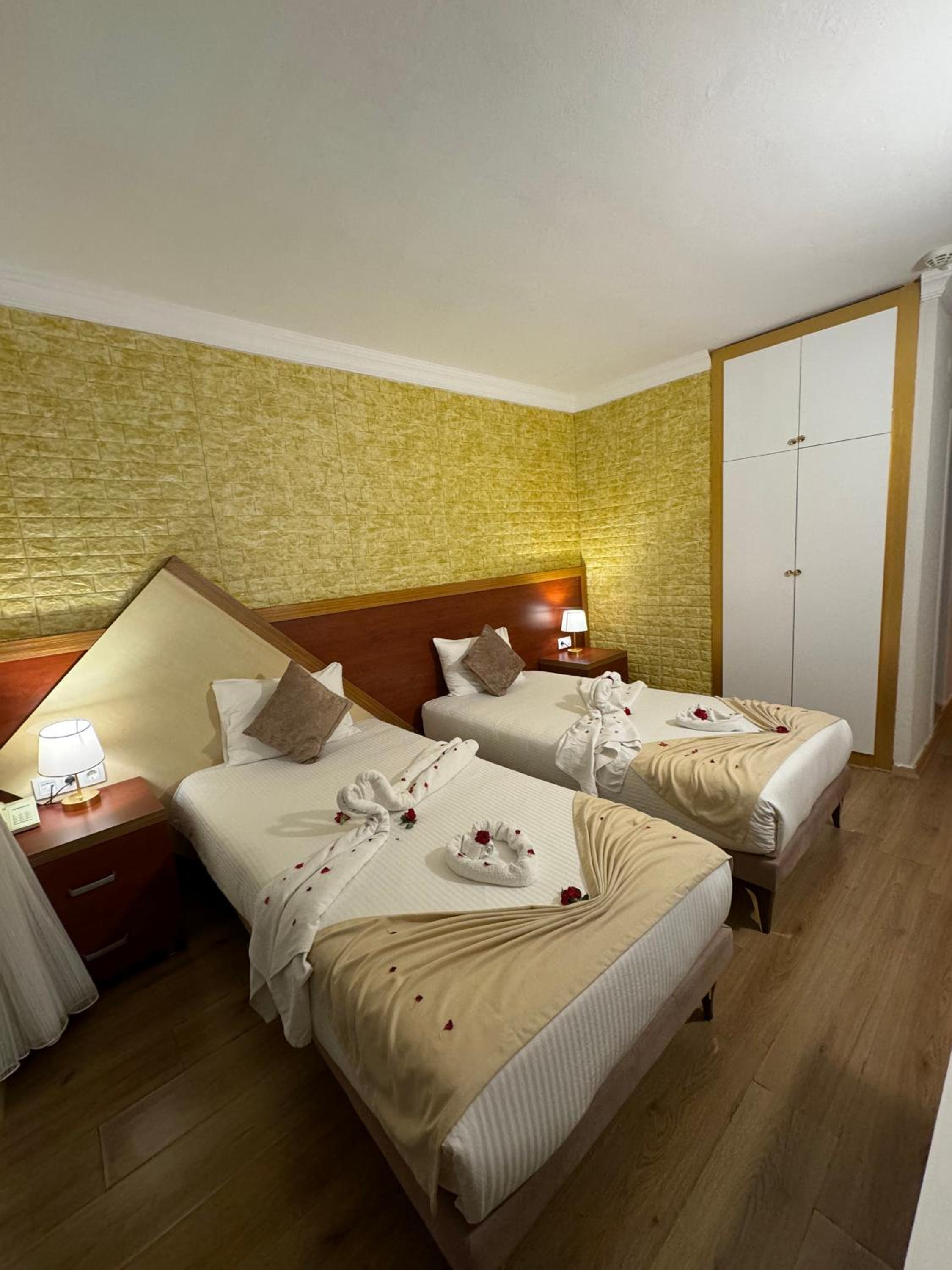 Far Life Hotel - Image 200