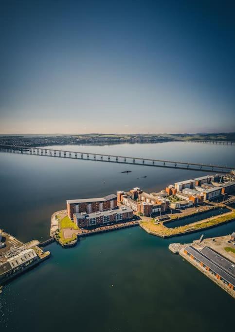 Marine parade apartment with river view view 4