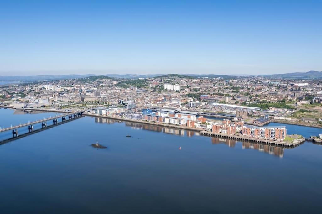 Marine parade apartment with river view view 5