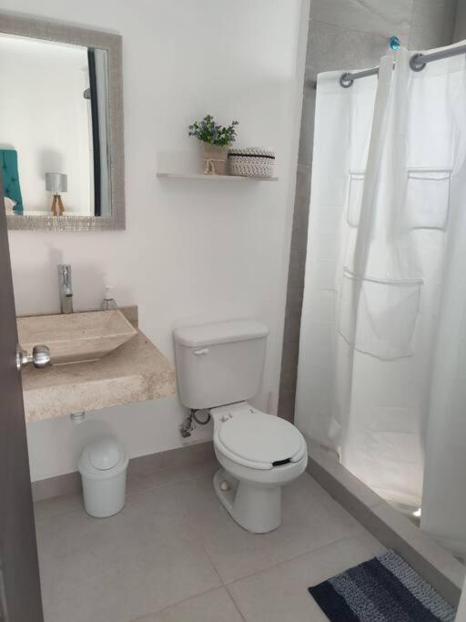 Casa confort nueva Cerca de outlets y Hospital Regional view 3