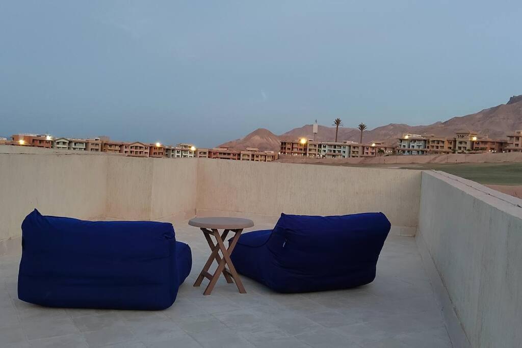 Magnificent 5-bedrooms with Rooftop & Pool Access - No mixed Egyptian groups