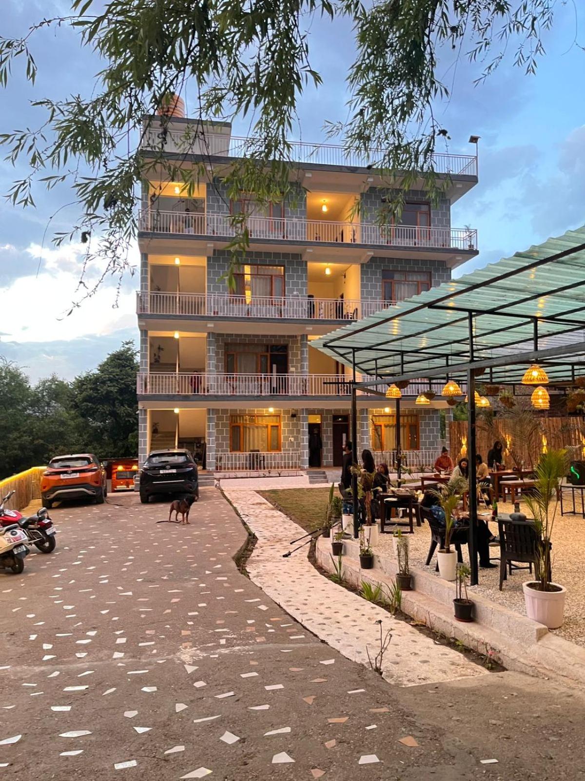 TLO - The Life Outdoor, Bir Billing