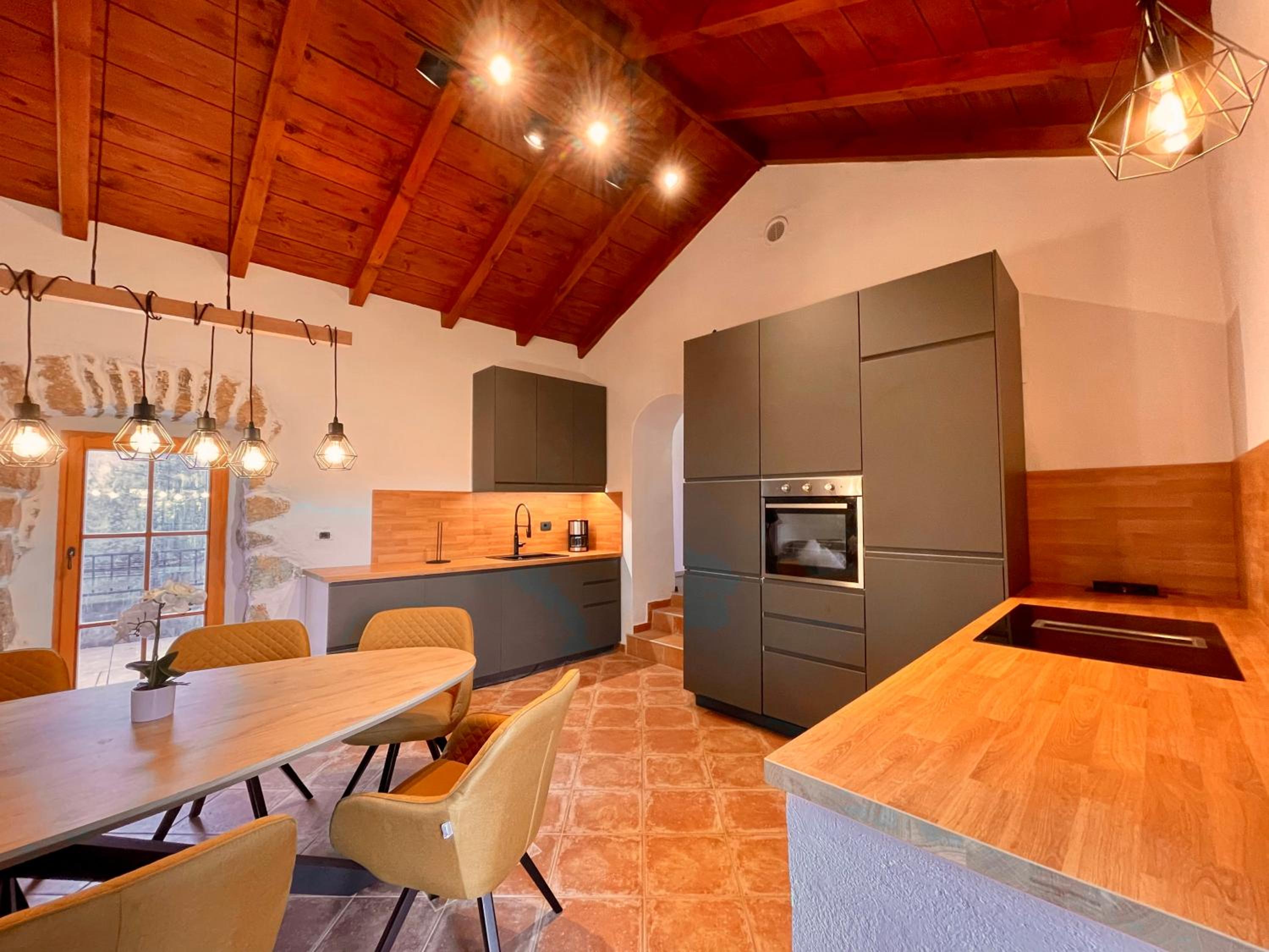 Villa Lapis en Gabonjin — kitchen