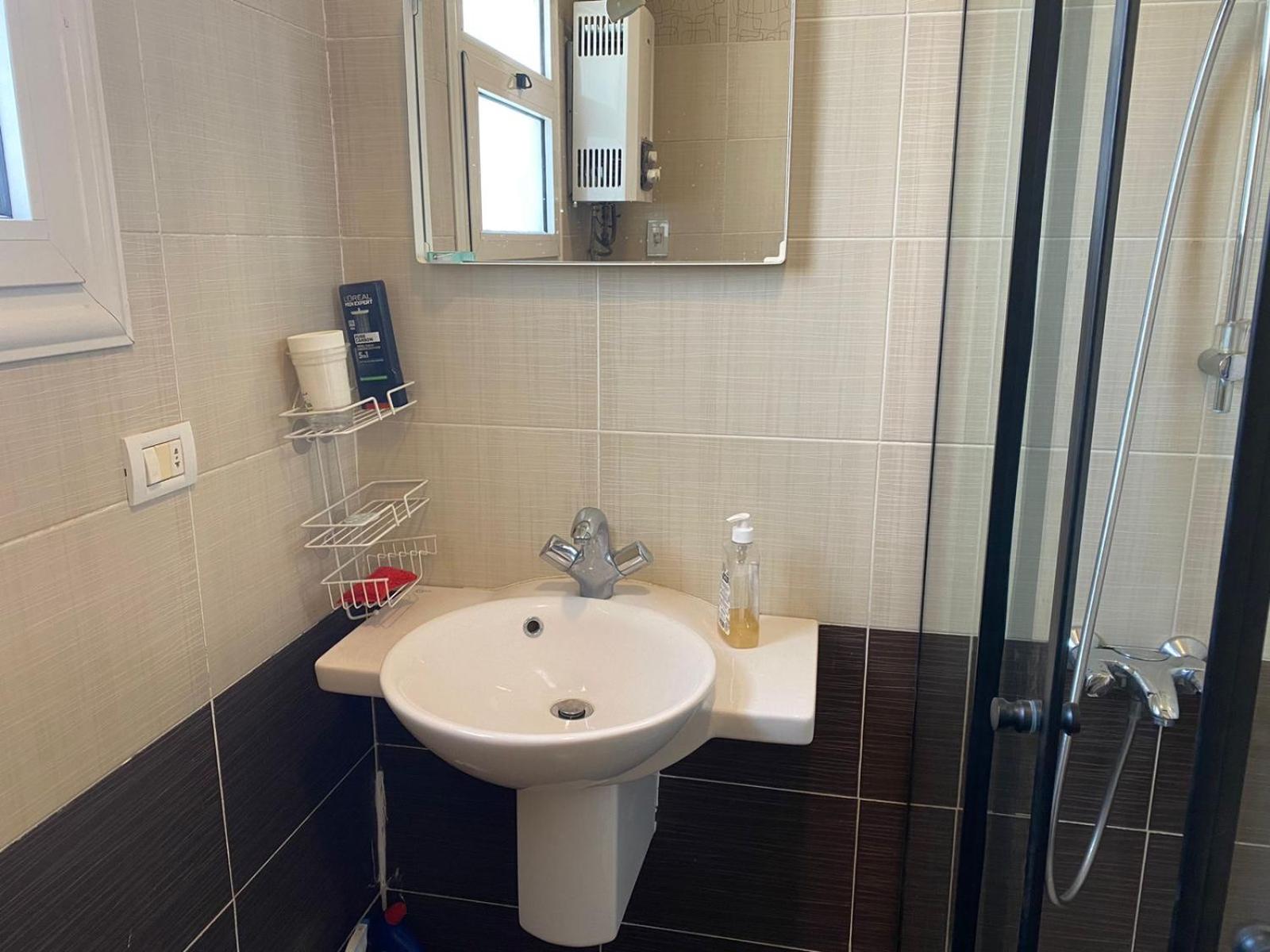 Smart Space,Chill Vaibes-2BR Apartment in a Prime Spot view 3