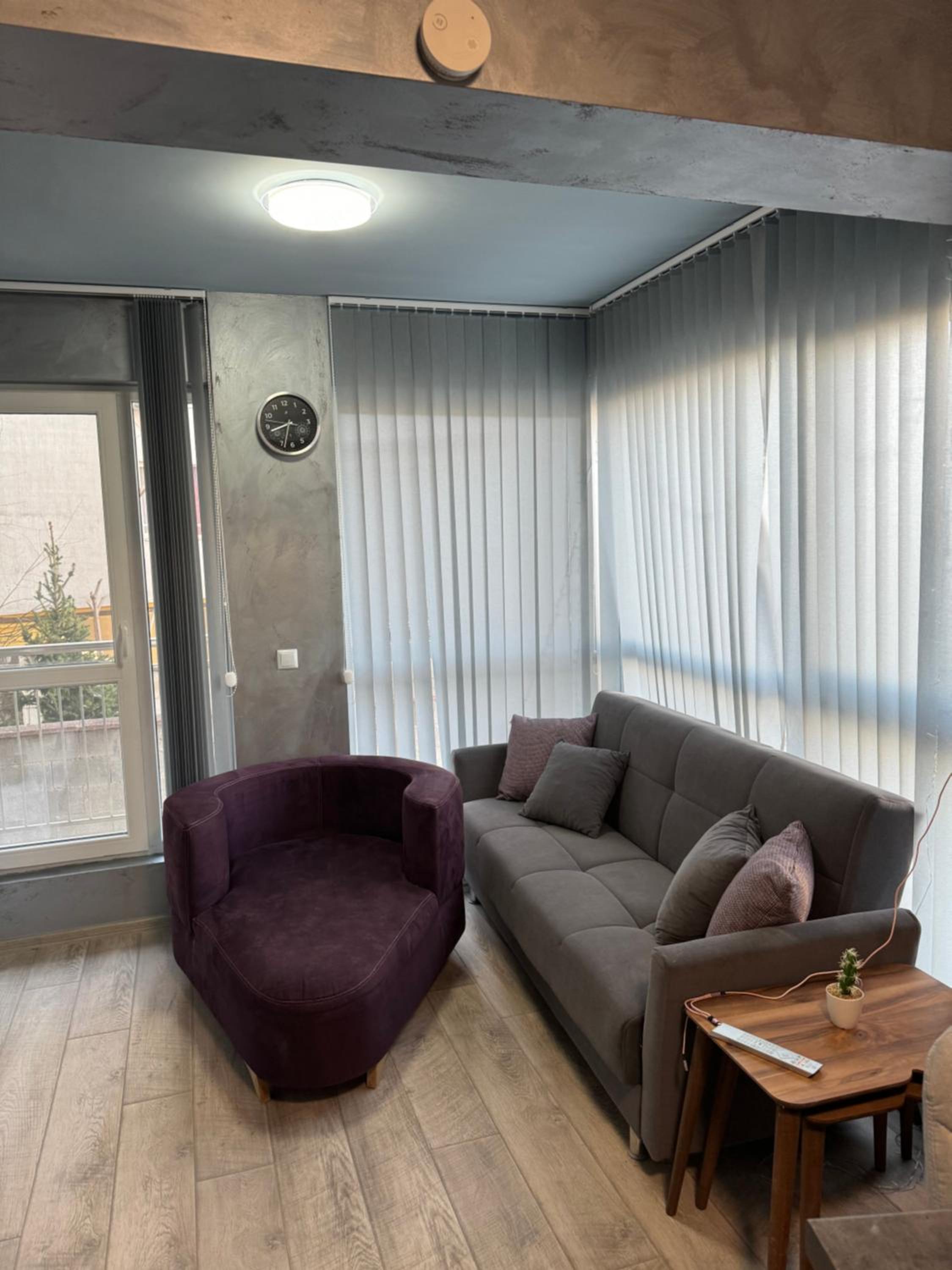 2-Bedroom with Private Parking fast WiFi 3-AirCon 3-SmartTVs WorkDesk Youtube Premium and Netflix