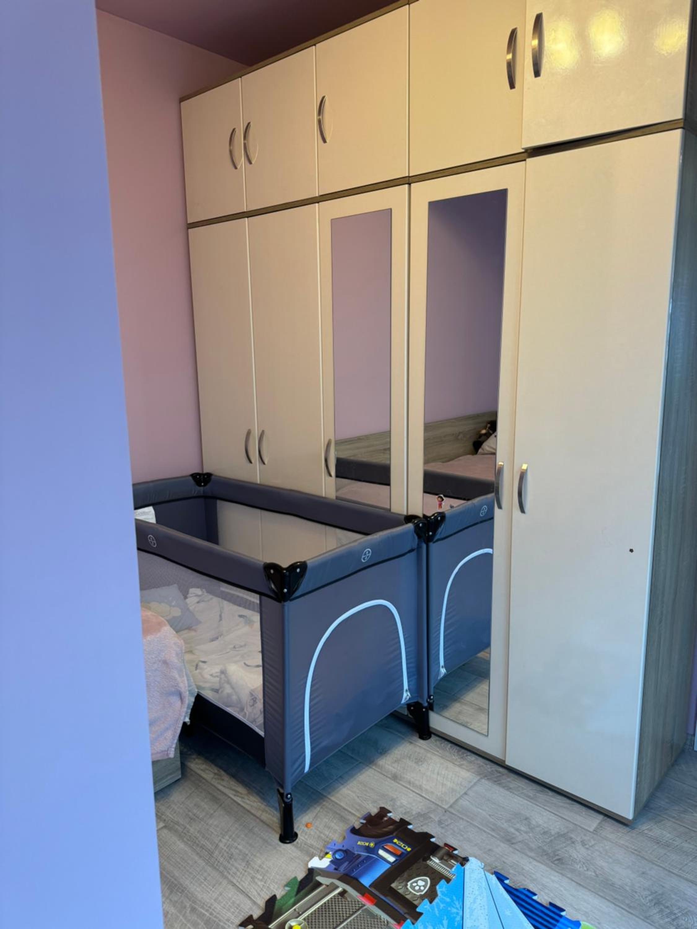 2-Bedroom with Private Parking fast WiFi 3-AirCon 3-SmartTVs WorkDesk Youtube Premium and Netflix