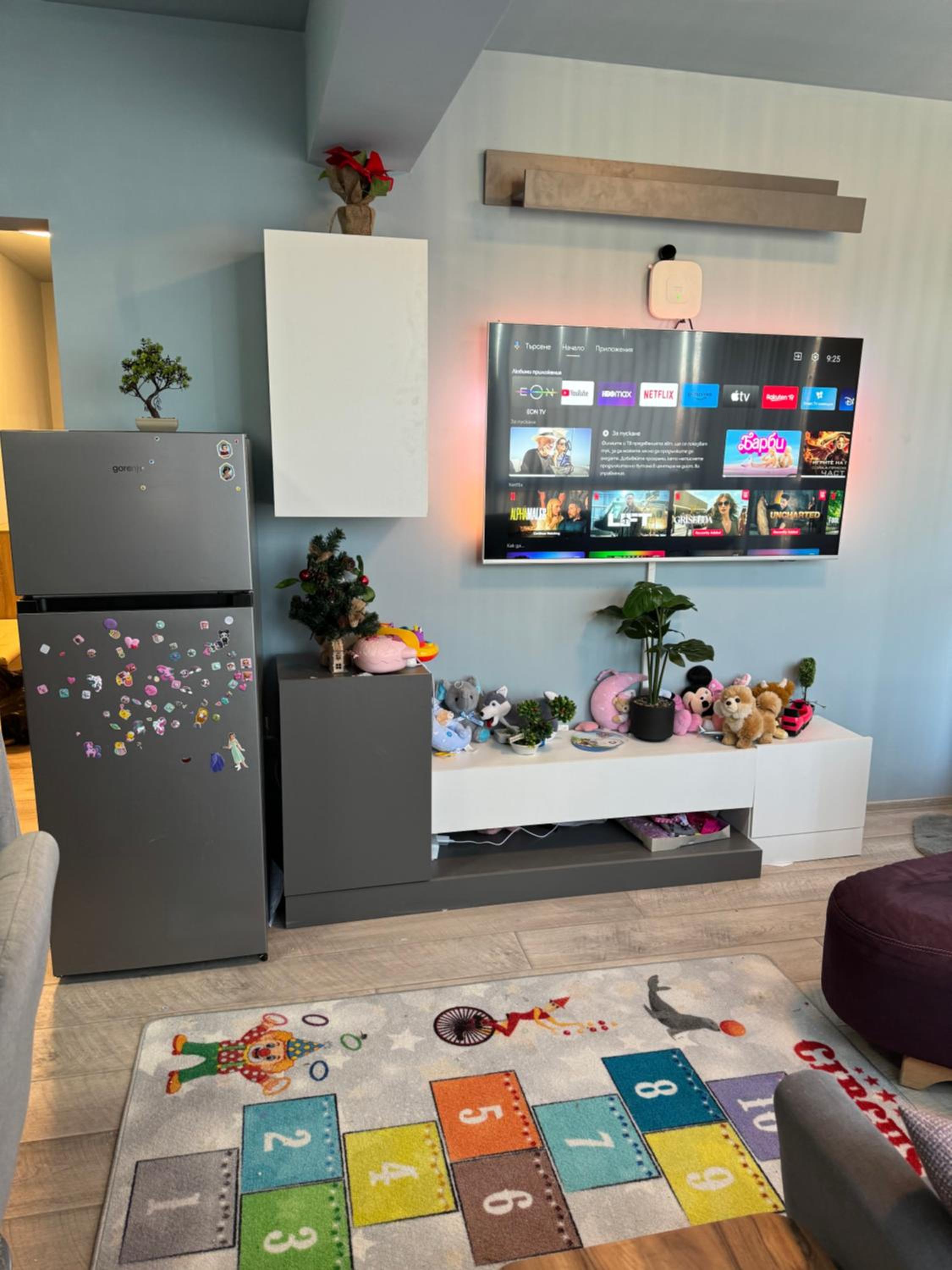 2-Bedroom with Private Parking fast WiFi 3-AirCon 3-SmartTVs WorkDesk Youtube Premium and Netflix