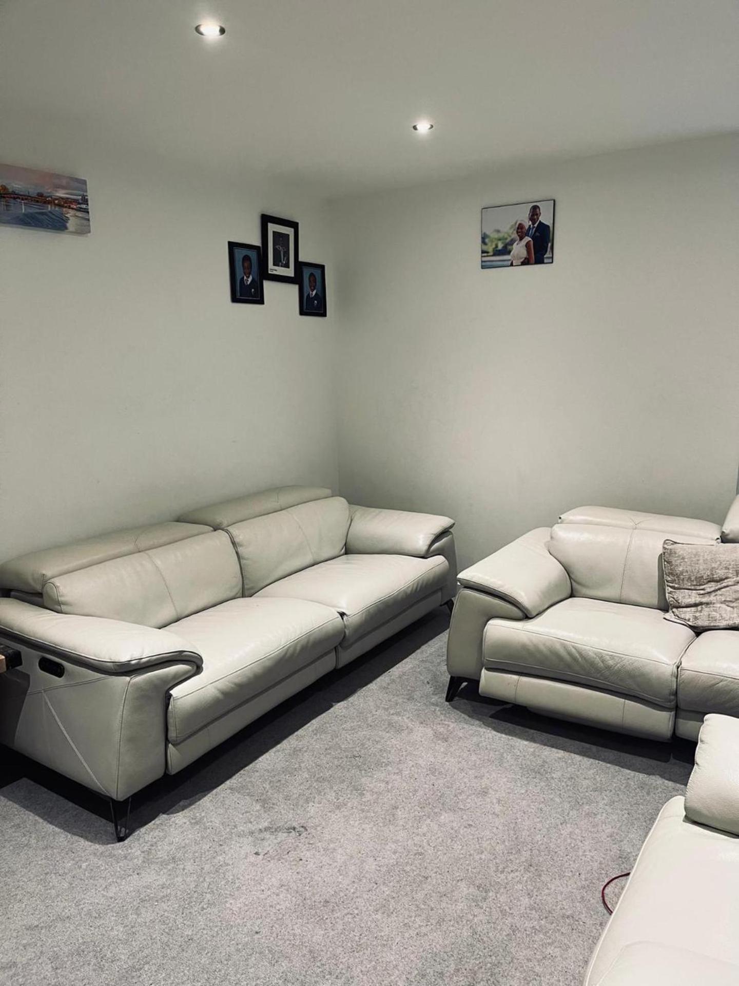 Immaculate 4-Bed House in Chelmsford view 4