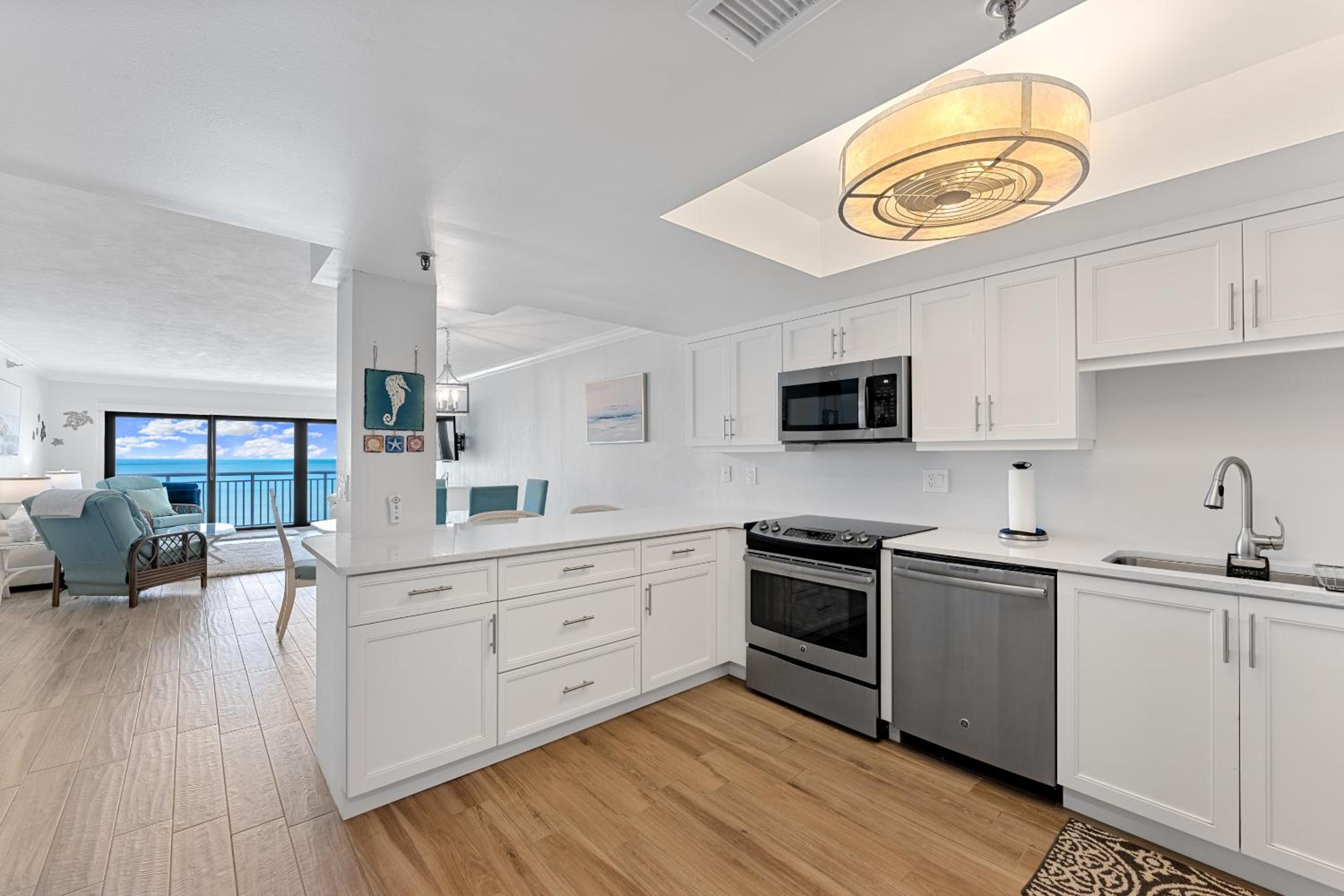 Spectacular beach views! Direct Oceanfront unit on the no-drive beach