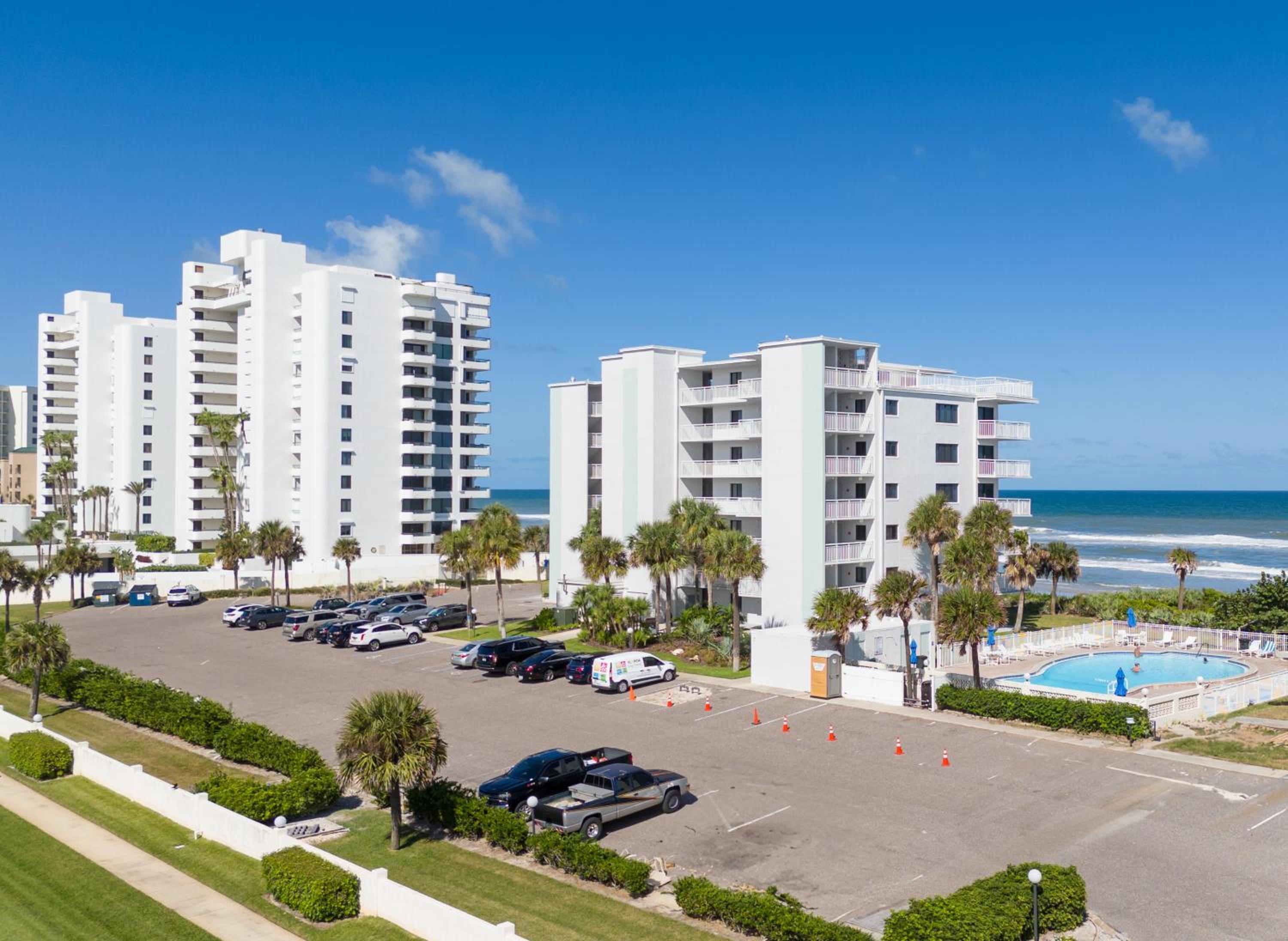 Spectacular beach views! Direct Oceanfront unit on the no-drive beach