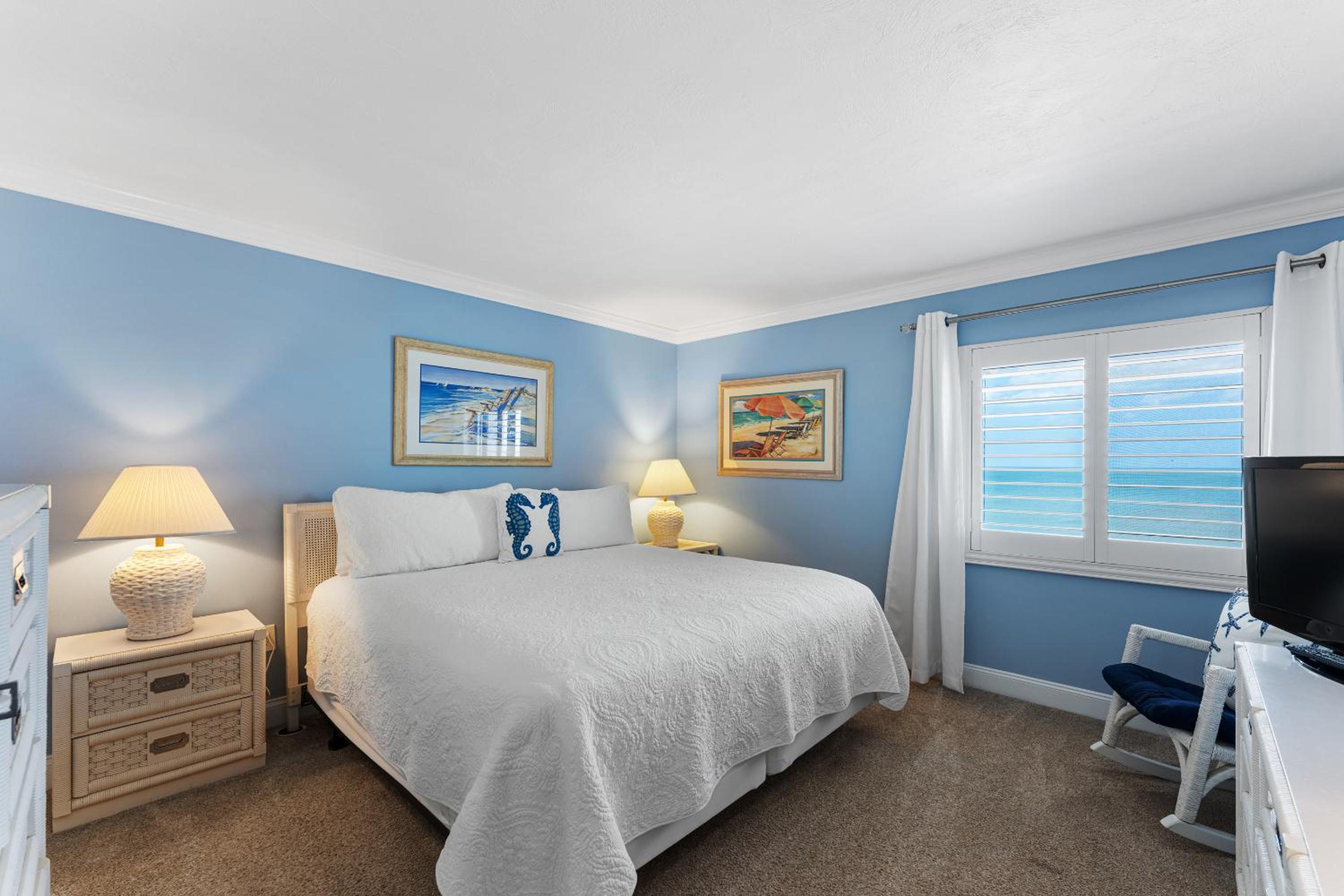 Spectacular beach views! Direct Oceanfront unit on the no-drive beach