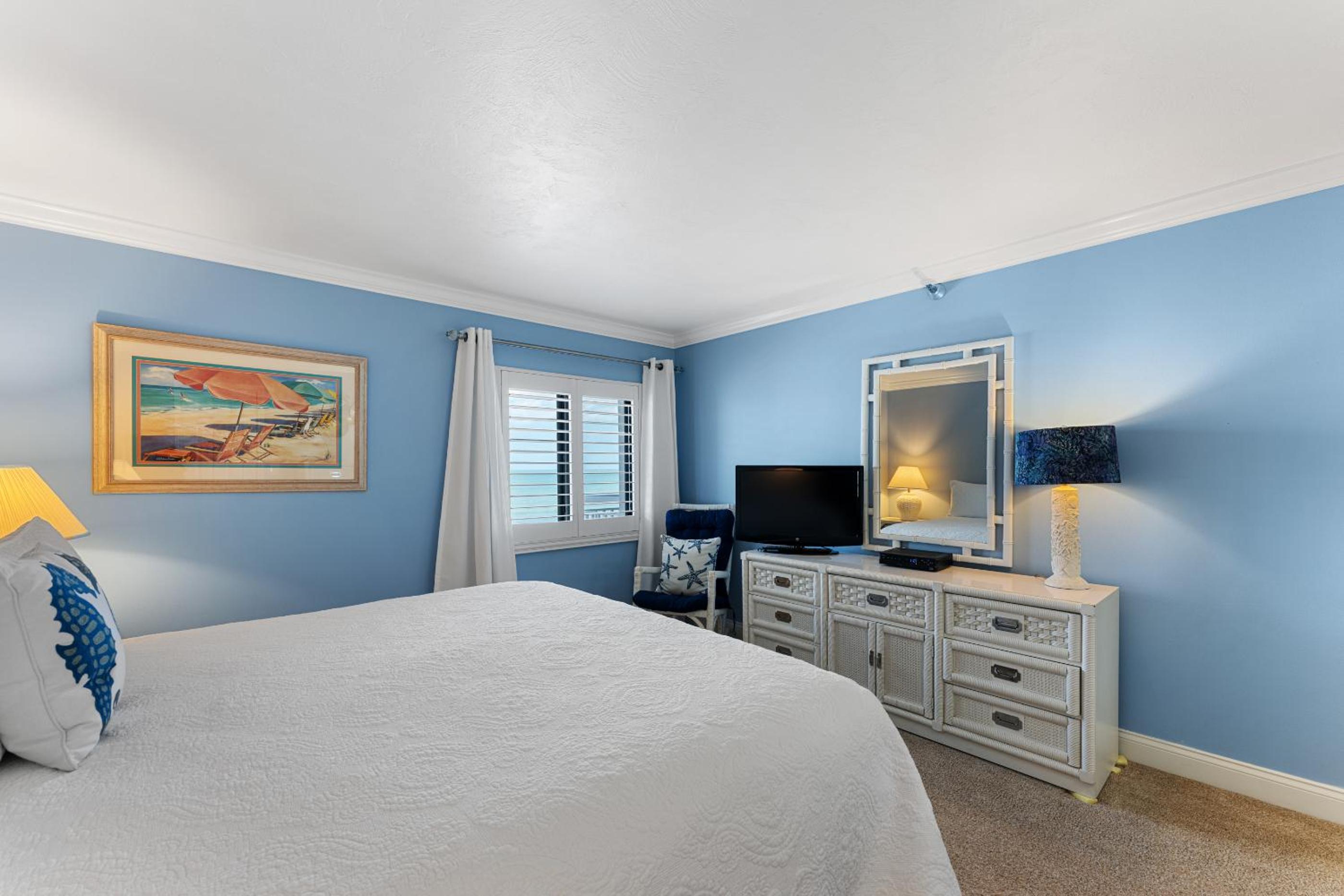 Spectacular beach views! Direct Oceanfront unit on the no-drive beach