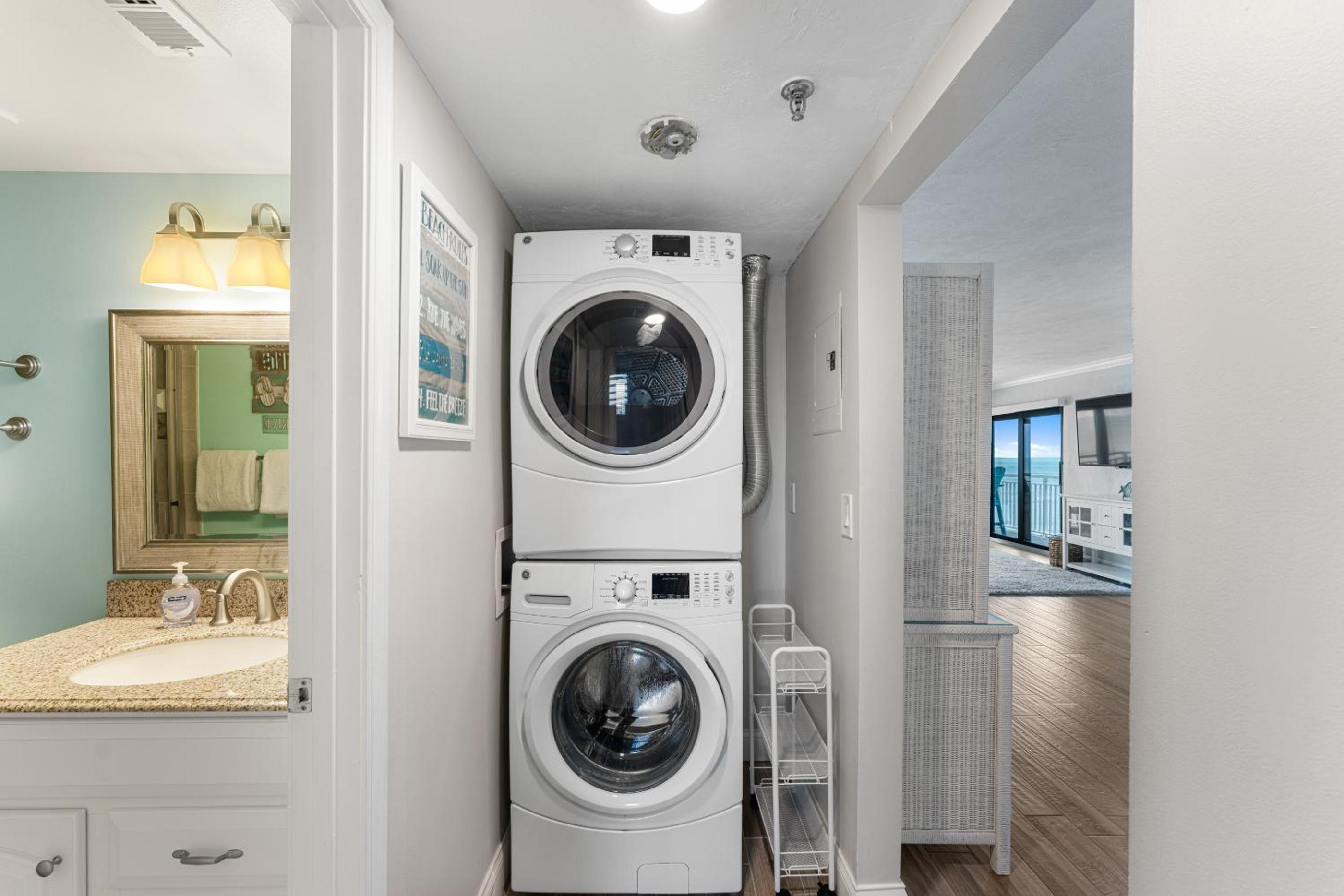 Spectacular beach views! Direct Oceanfront unit on the no-drive beach